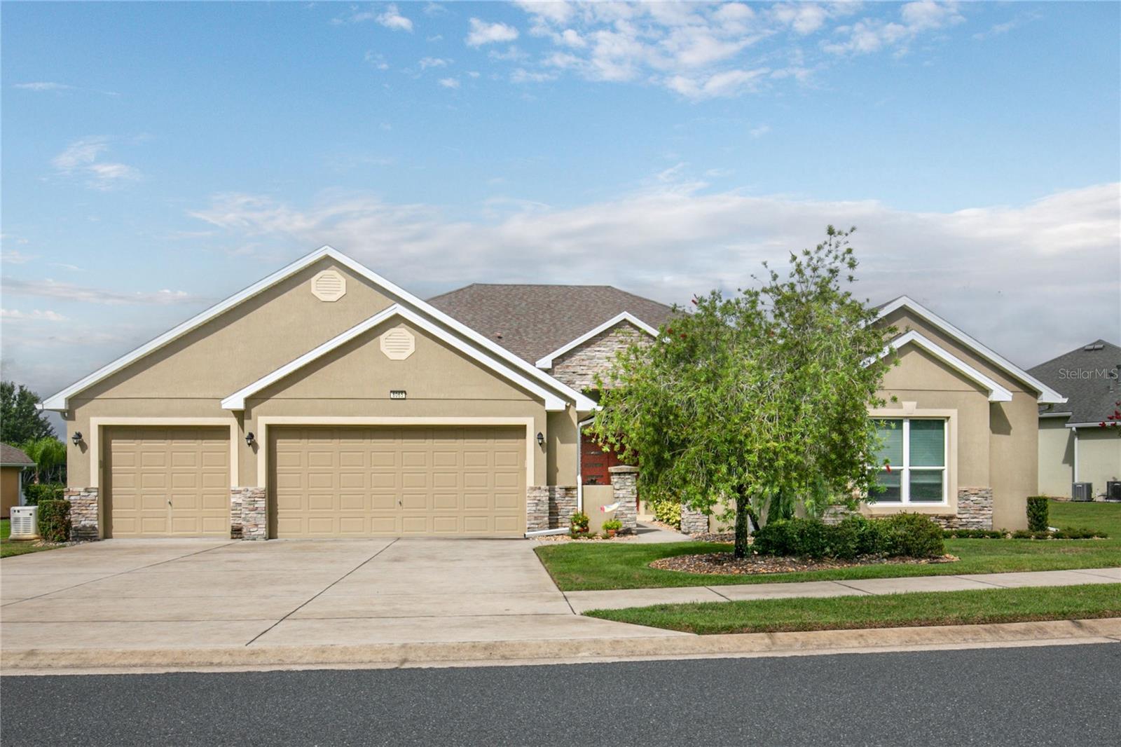 Image 41 of 60 For 8065 Bridgeport Bay Circle