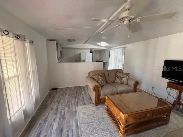 Image 5 of 27 For 605 Sunnyside Drive