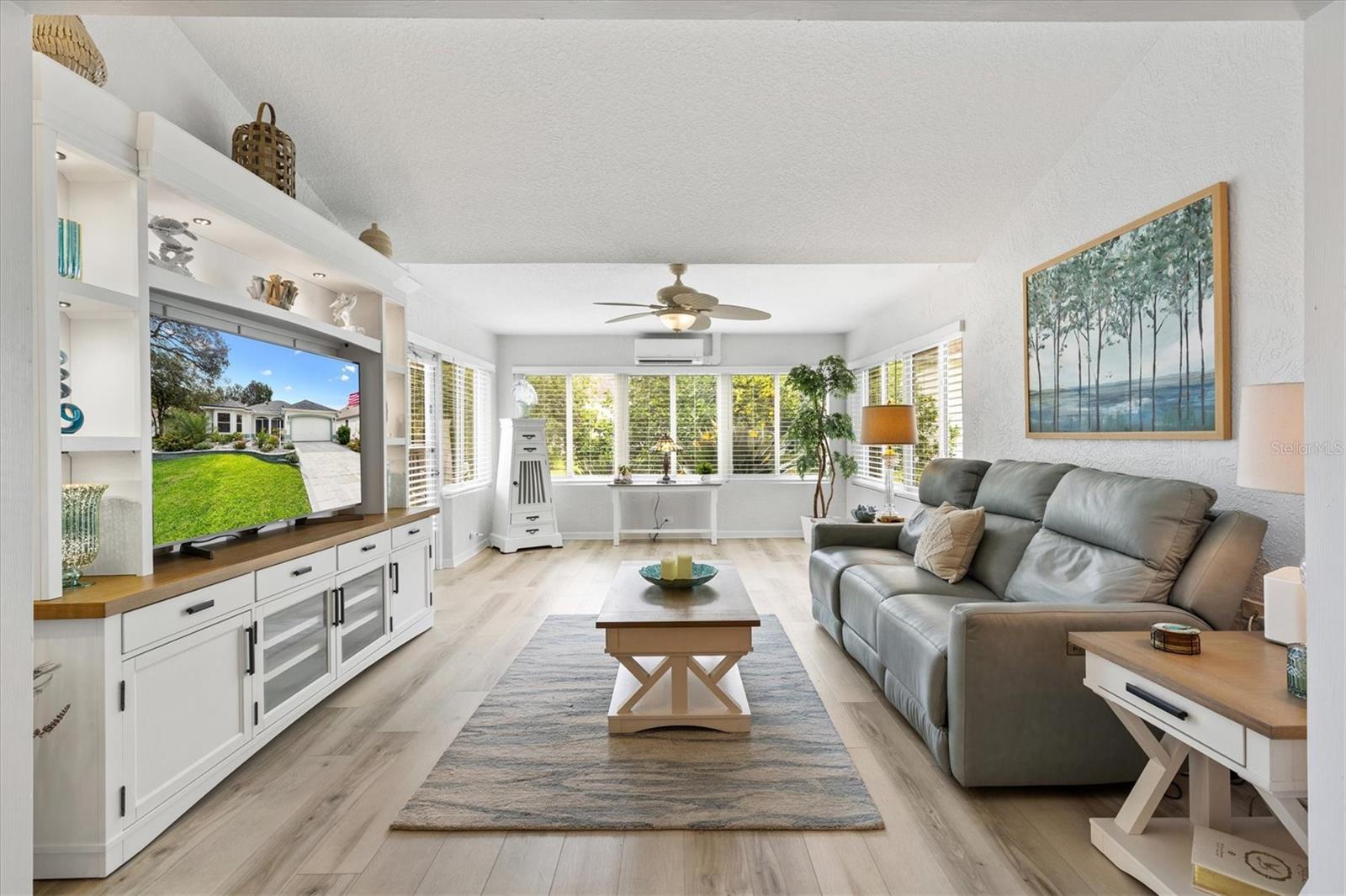 Image 15 of 45 For 515 Loma Paseo Drive