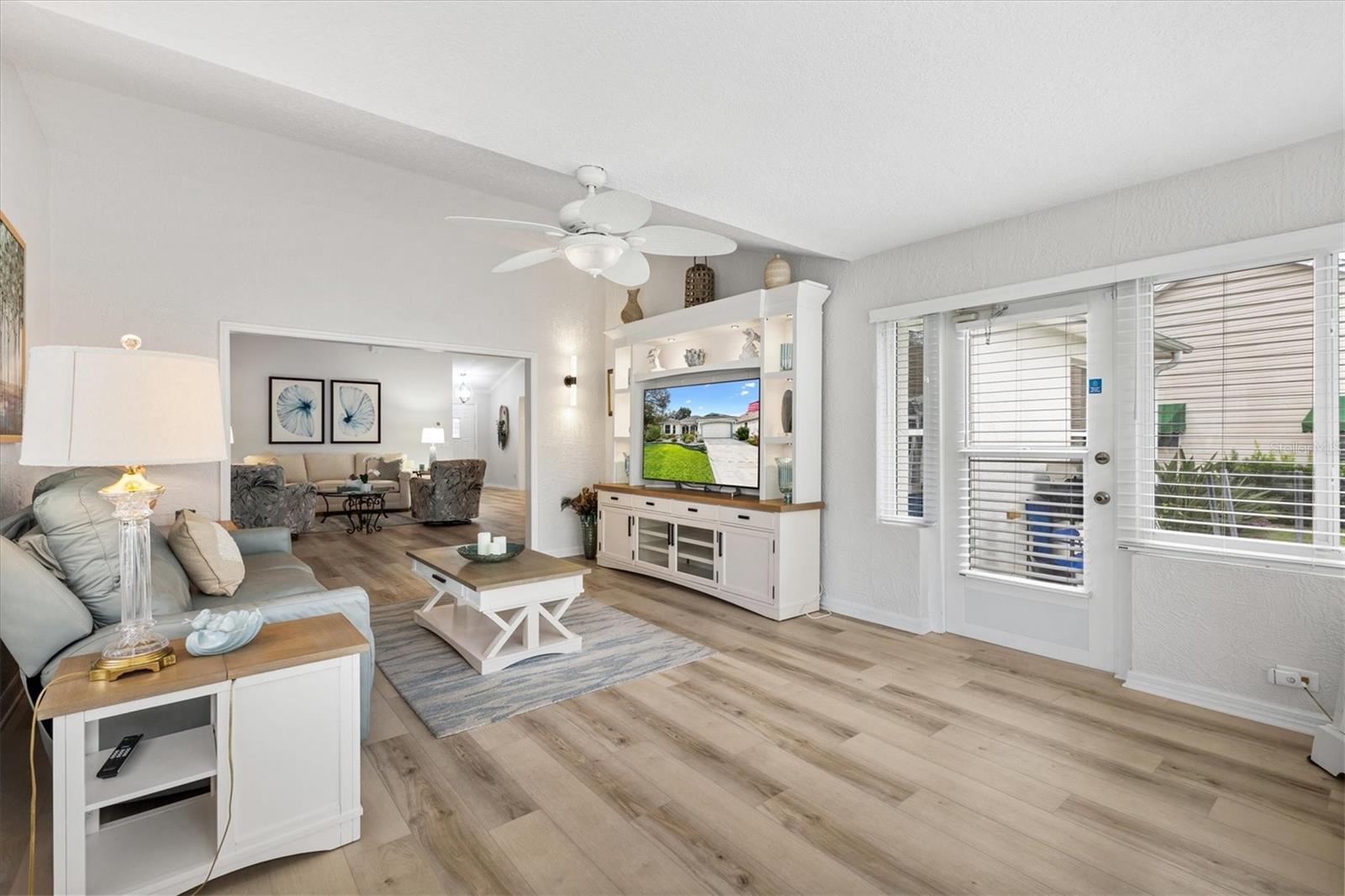 Image 17 of 45 For 515 Loma Paseo Drive