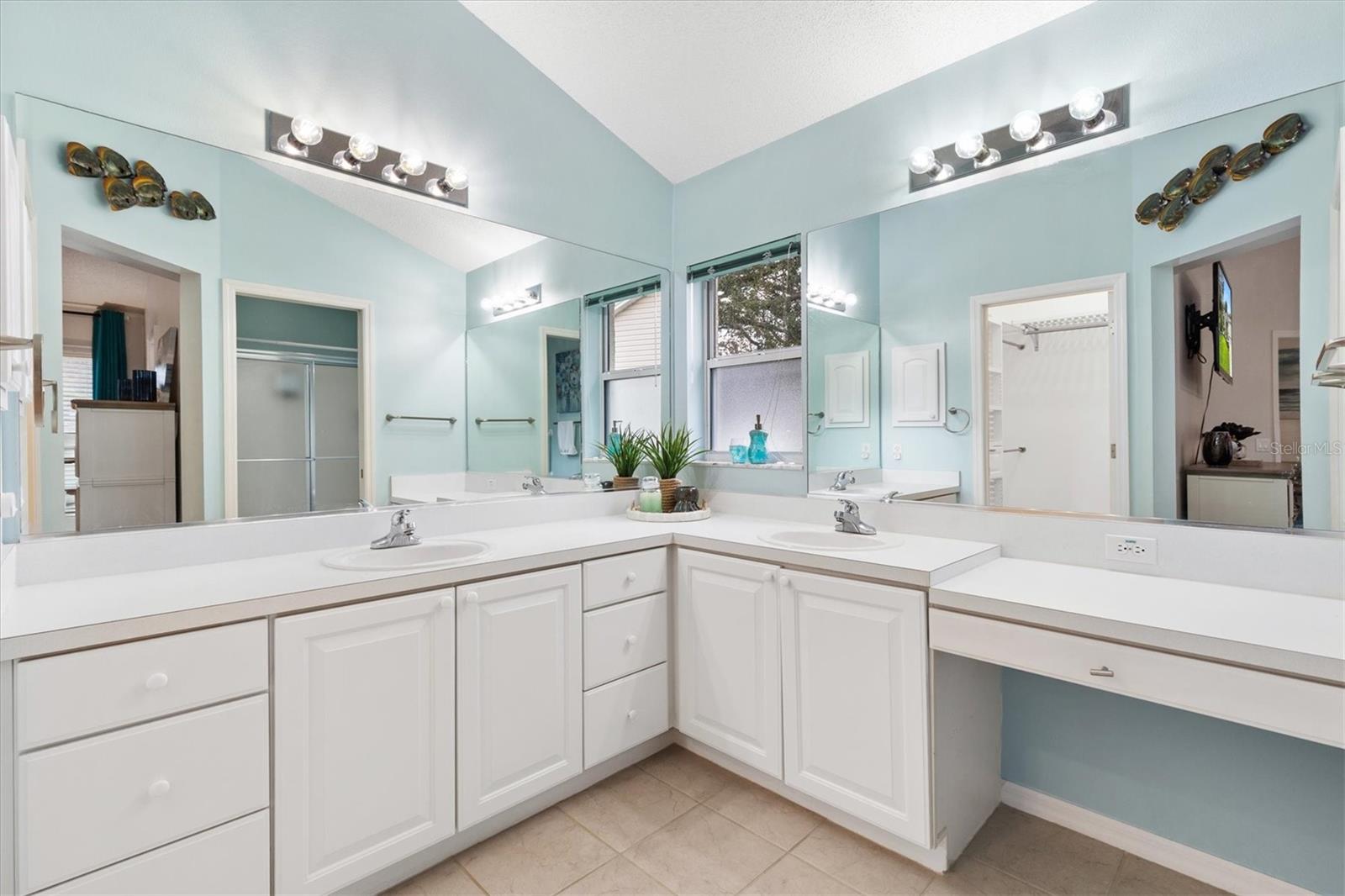 Image 20 of 45 For 515 Loma Paseo Drive