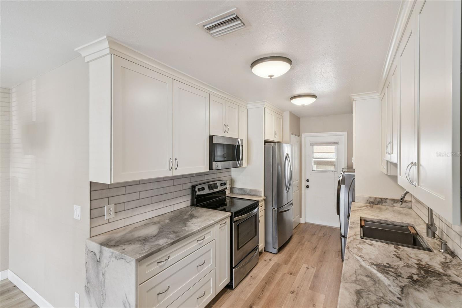 Image 11 of 32 For 30128 Tavares Ridge Boulevard 30128