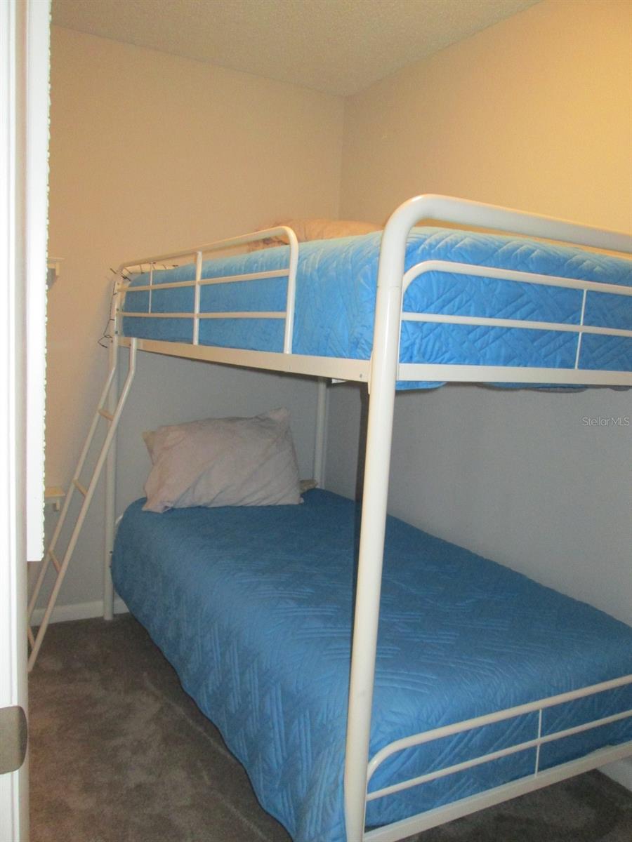 Image 14 of 38 For 1003 Dundee Circle Circle