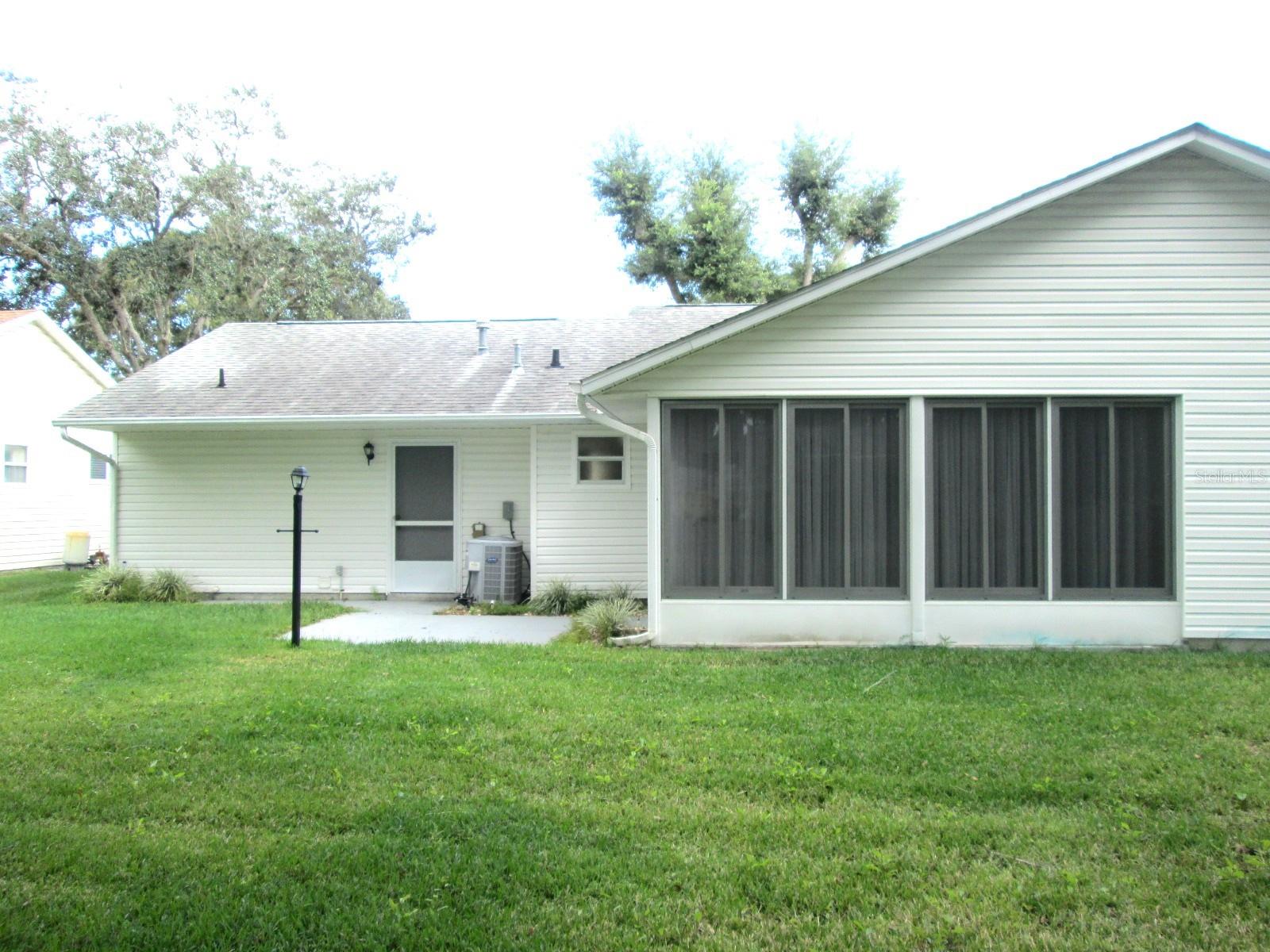 Image 25 of 38 For 1003 Dundee Circle Circle