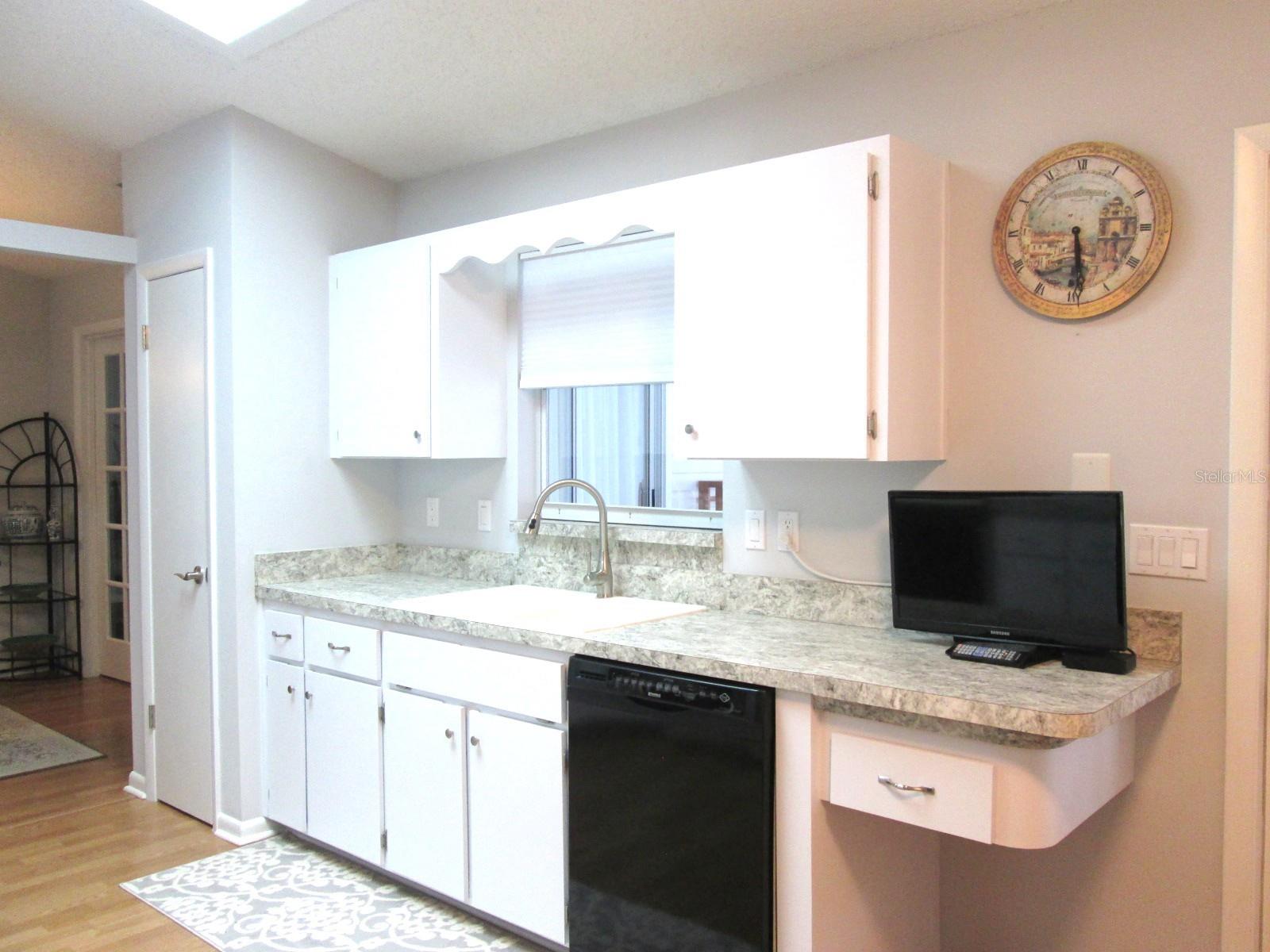 Image 8 of 38 For 1003 Dundee Circle Circle