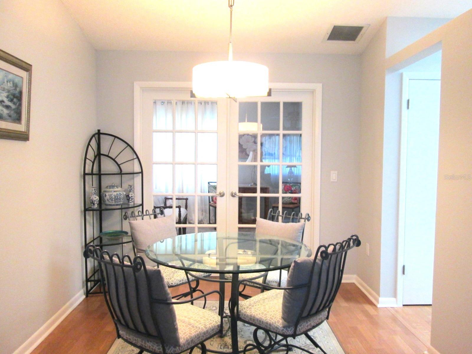 Image 9 of 38 For 1003 Dundee Circle Circle