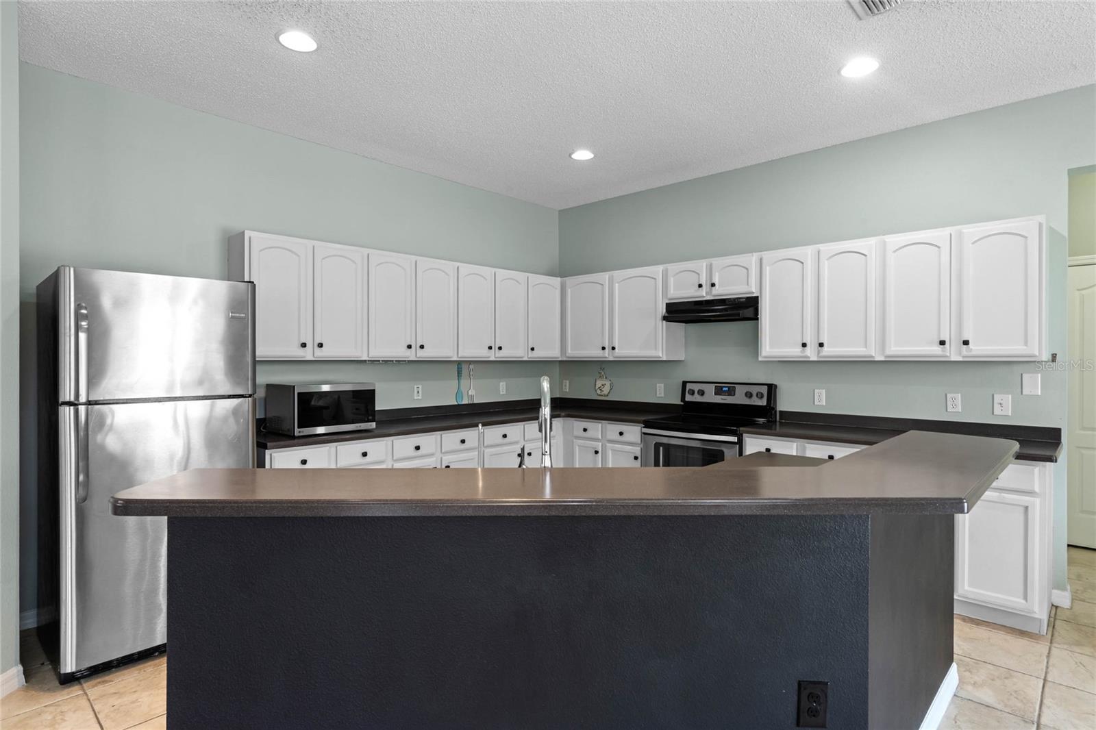 Image 14 of 29 For 305 Roseling Crossing