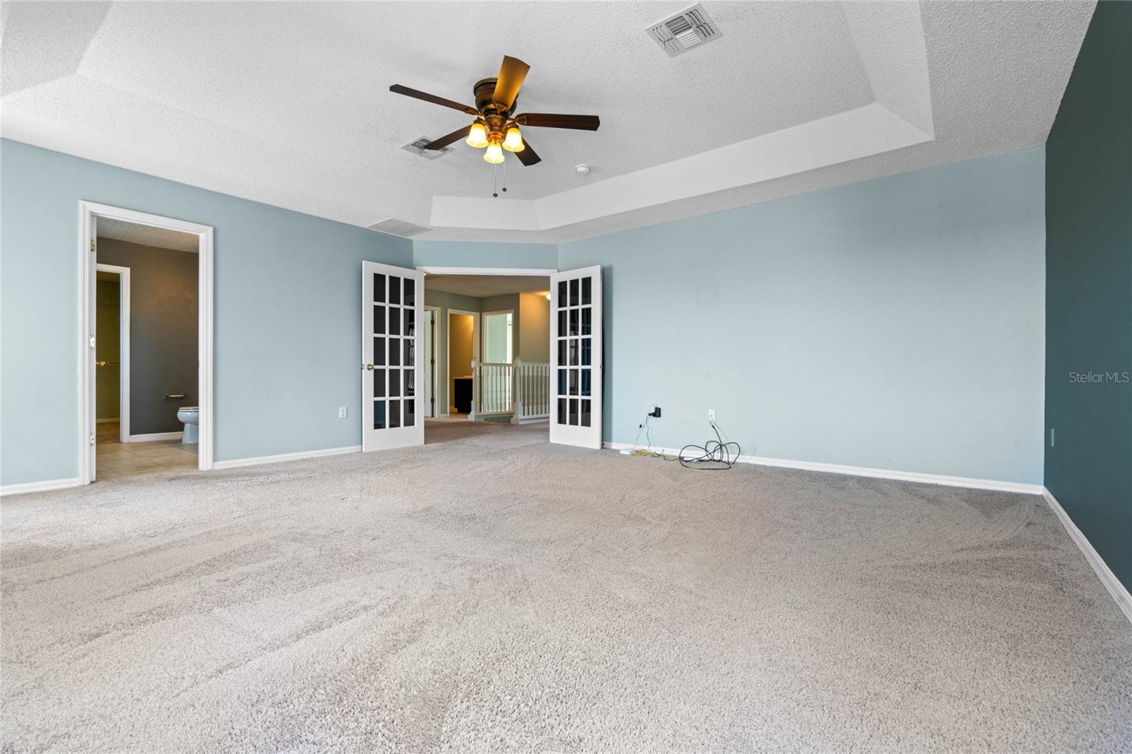 Image 17 of 29 For 305 Roseling Crossing