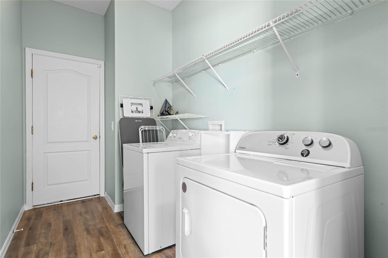 Image 21 of 29 For 305 Roseling Crossing