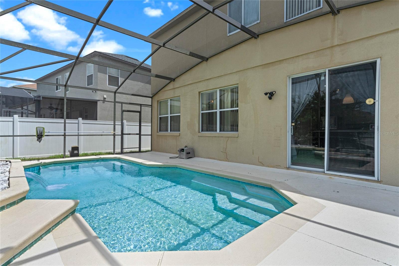 Image 24 of 29 For 305 Roseling Crossing