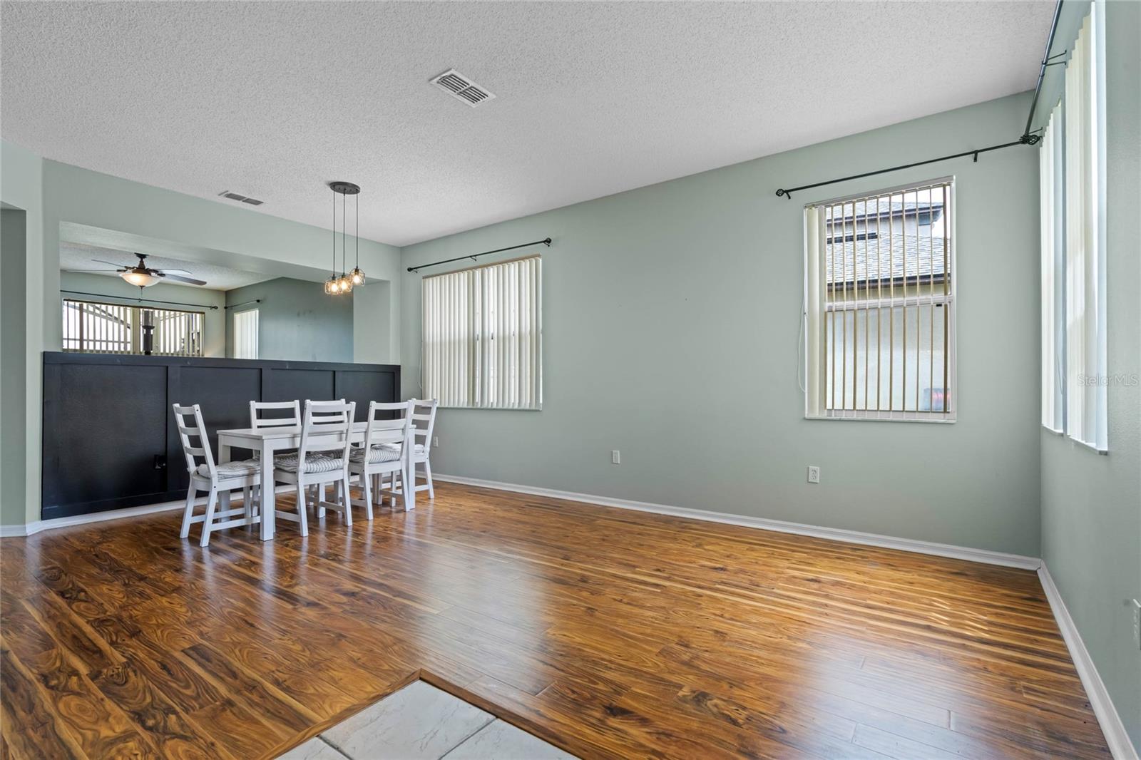 Image 5 of 29 For 305 Roseling Crossing