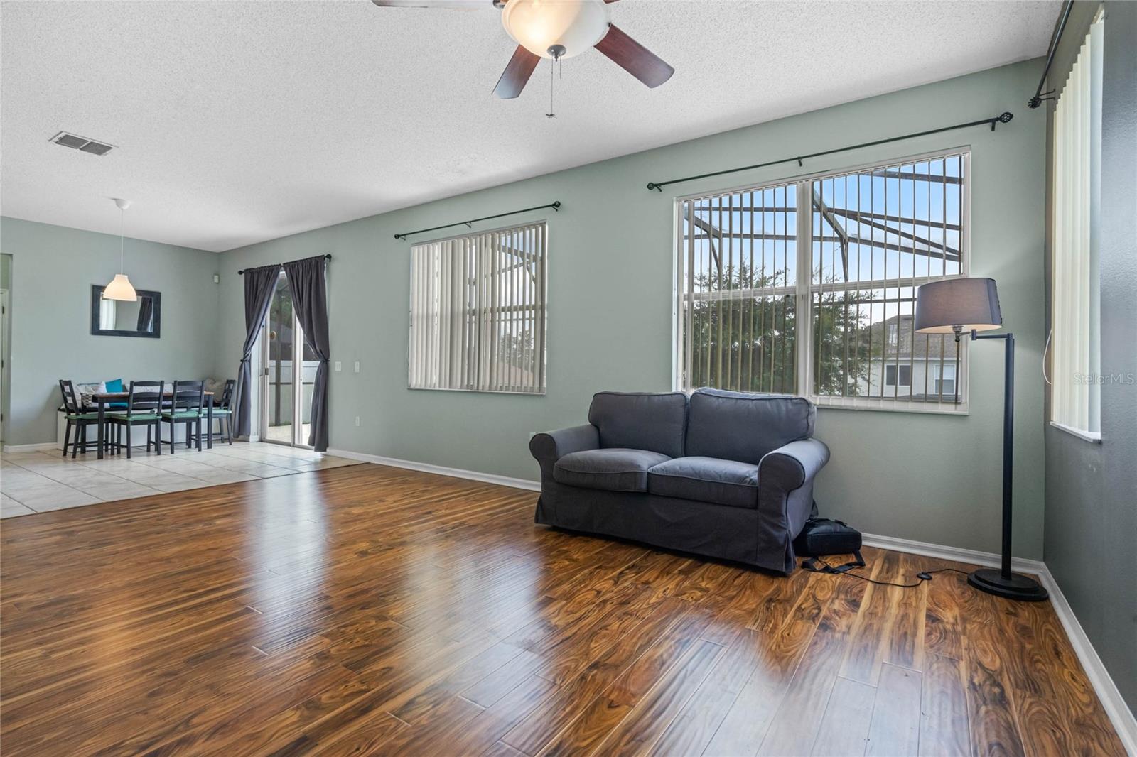 Image 7 of 29 For 305 Roseling Crossing