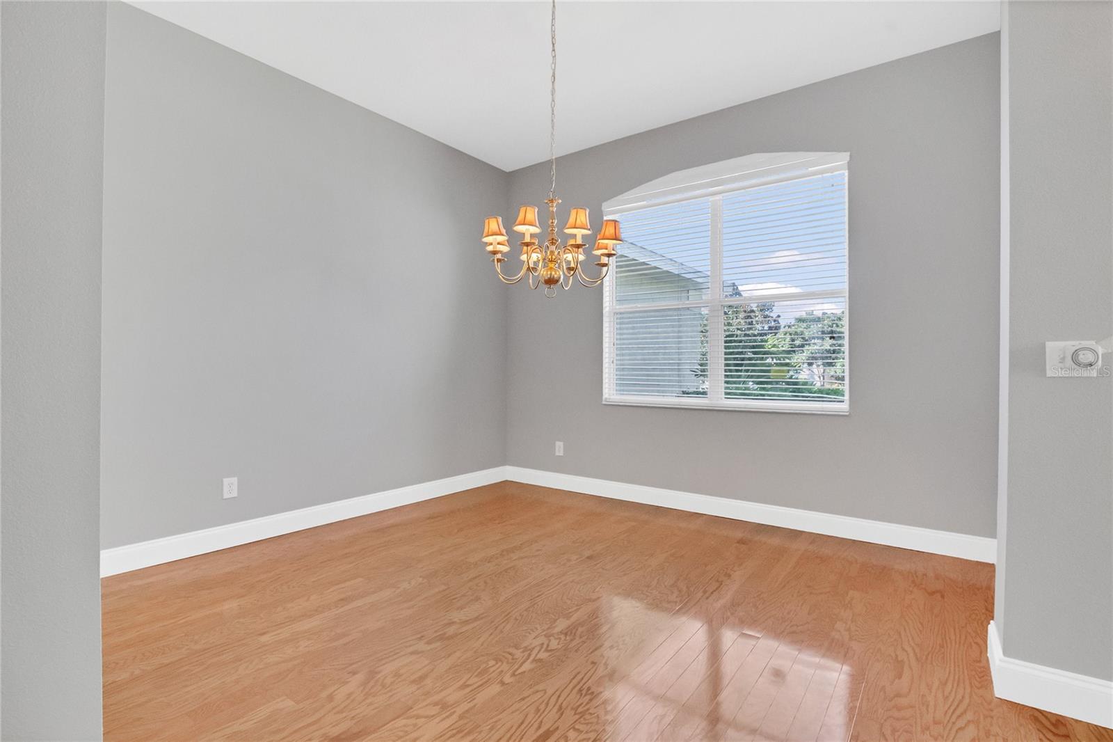 Image 7 of 32 For 144 Lombard Circle