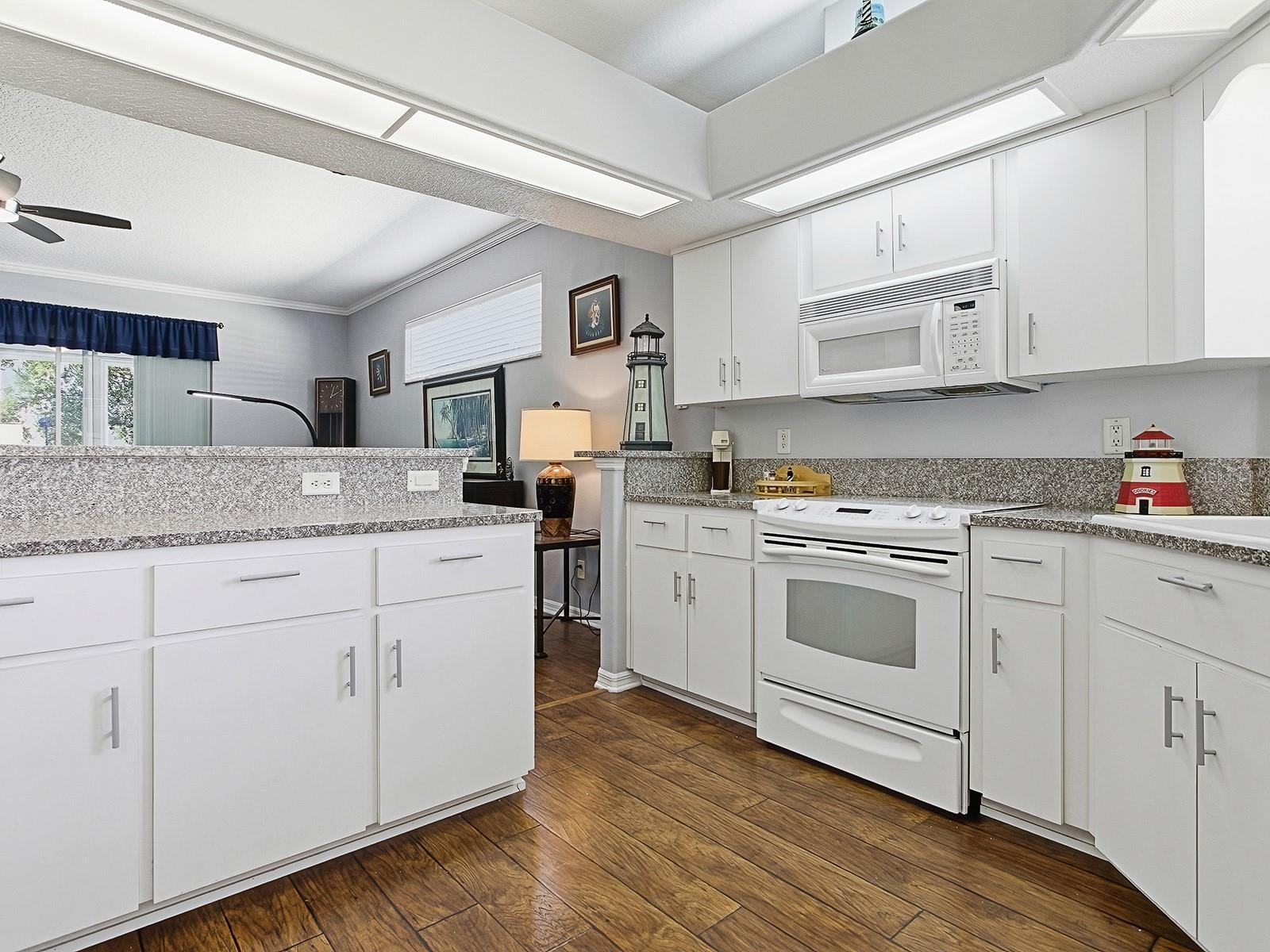 Image 15 of 41 For 3592 Tropical Seas Loop