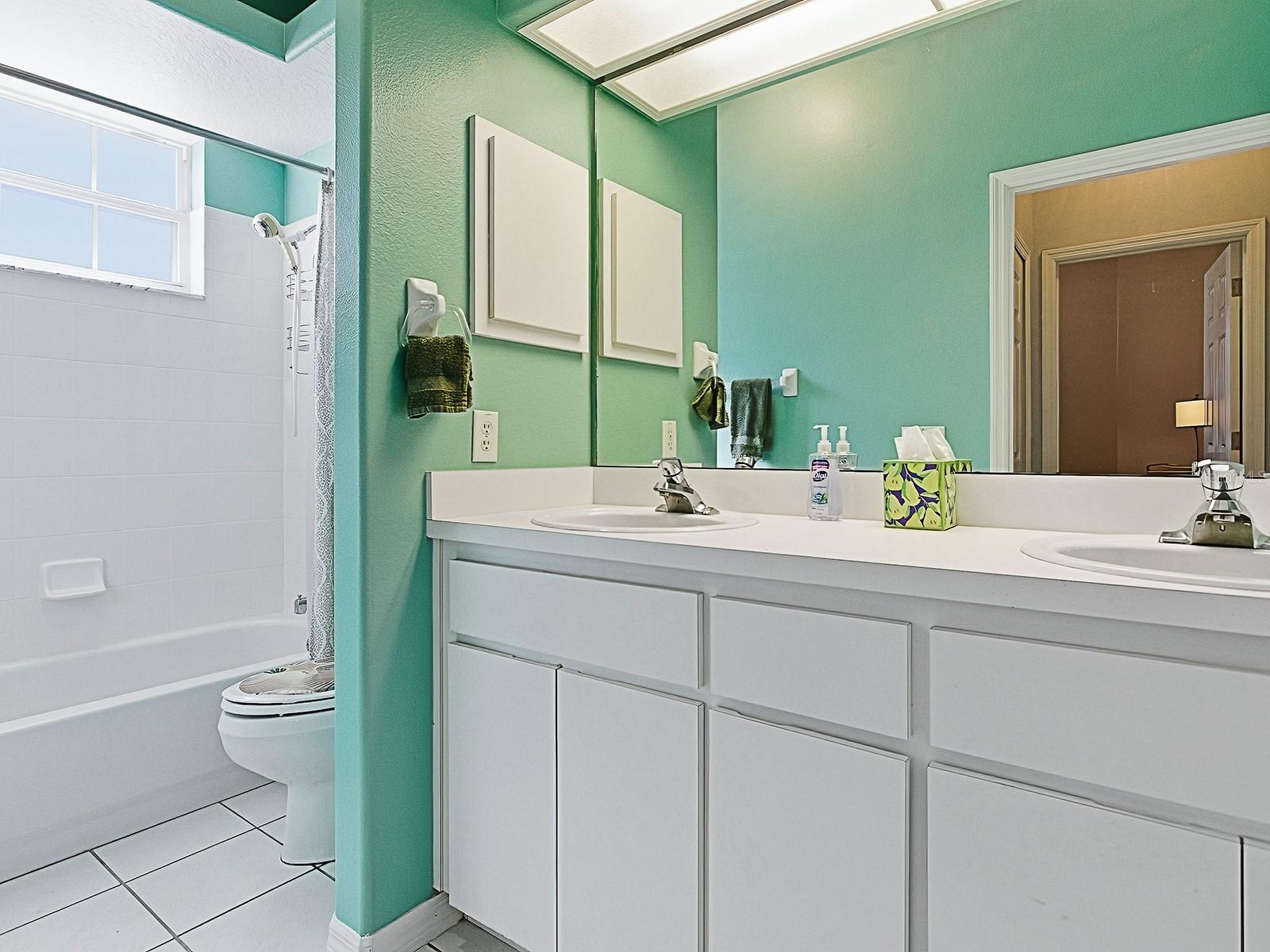 Image 29 of 41 For 3592 Tropical Seas Loop