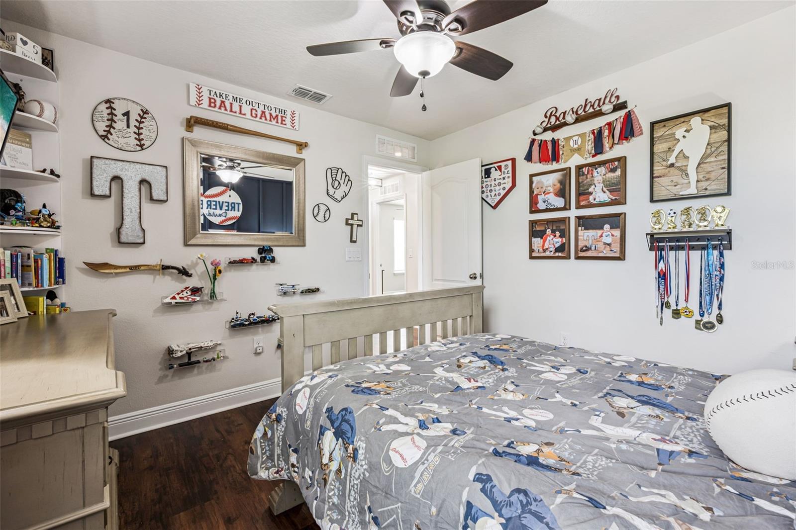 Image 20 of 43 For 17429 Painted Leaf Way