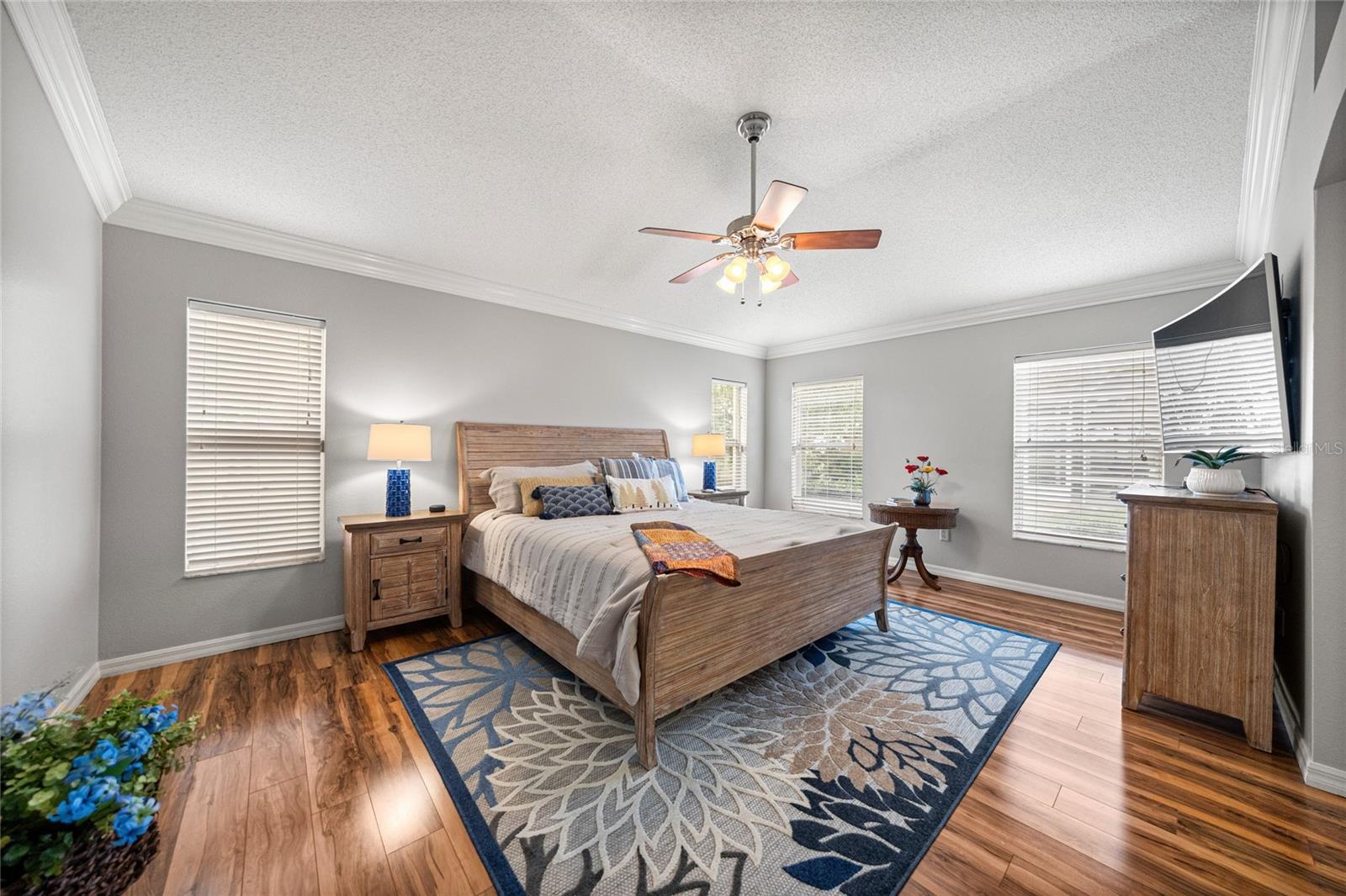 Listing photo id 22 for 1850 Kyrle Terrace