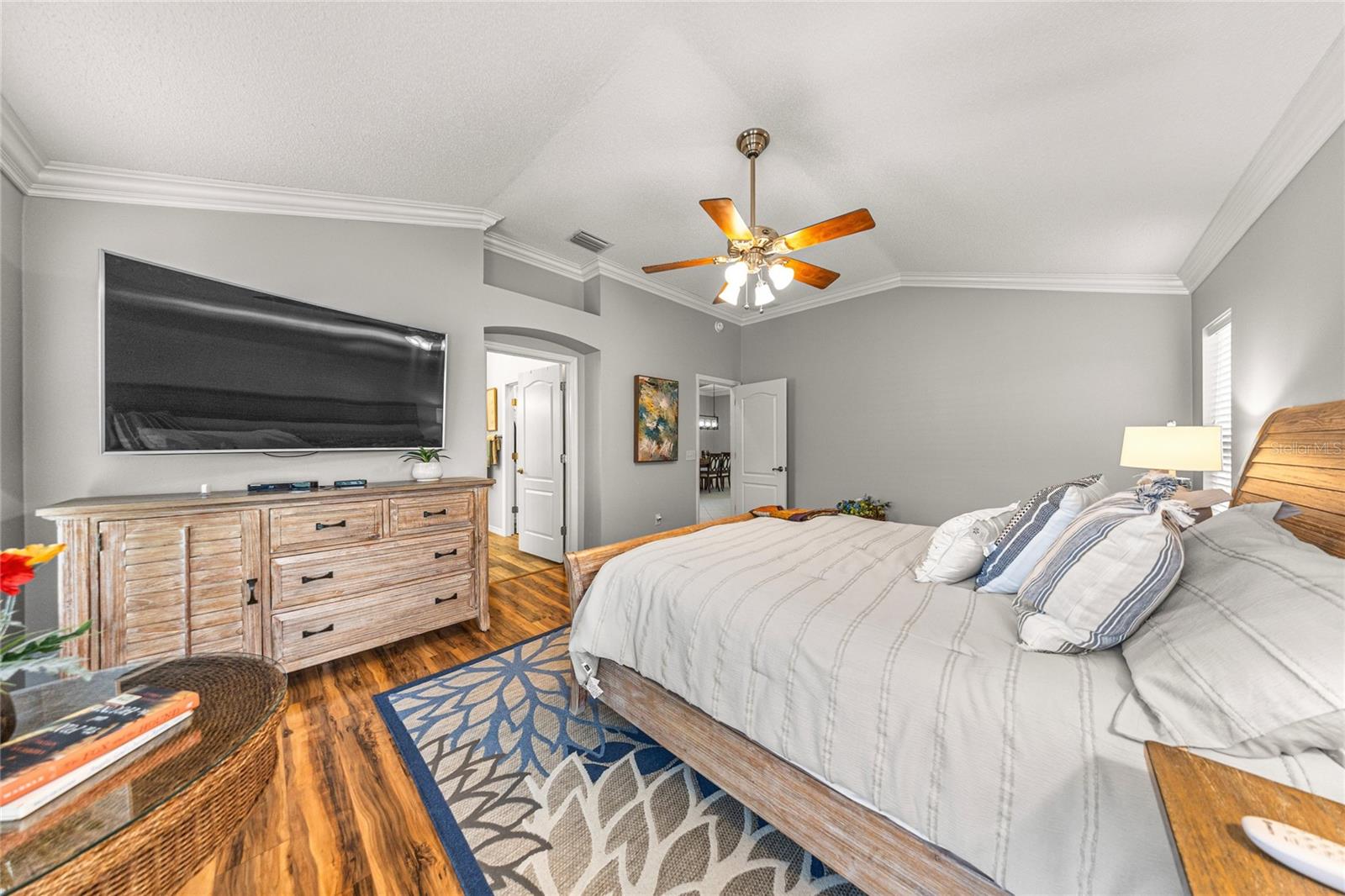 Listing photo id 23 for 1850 Kyrle Terrace