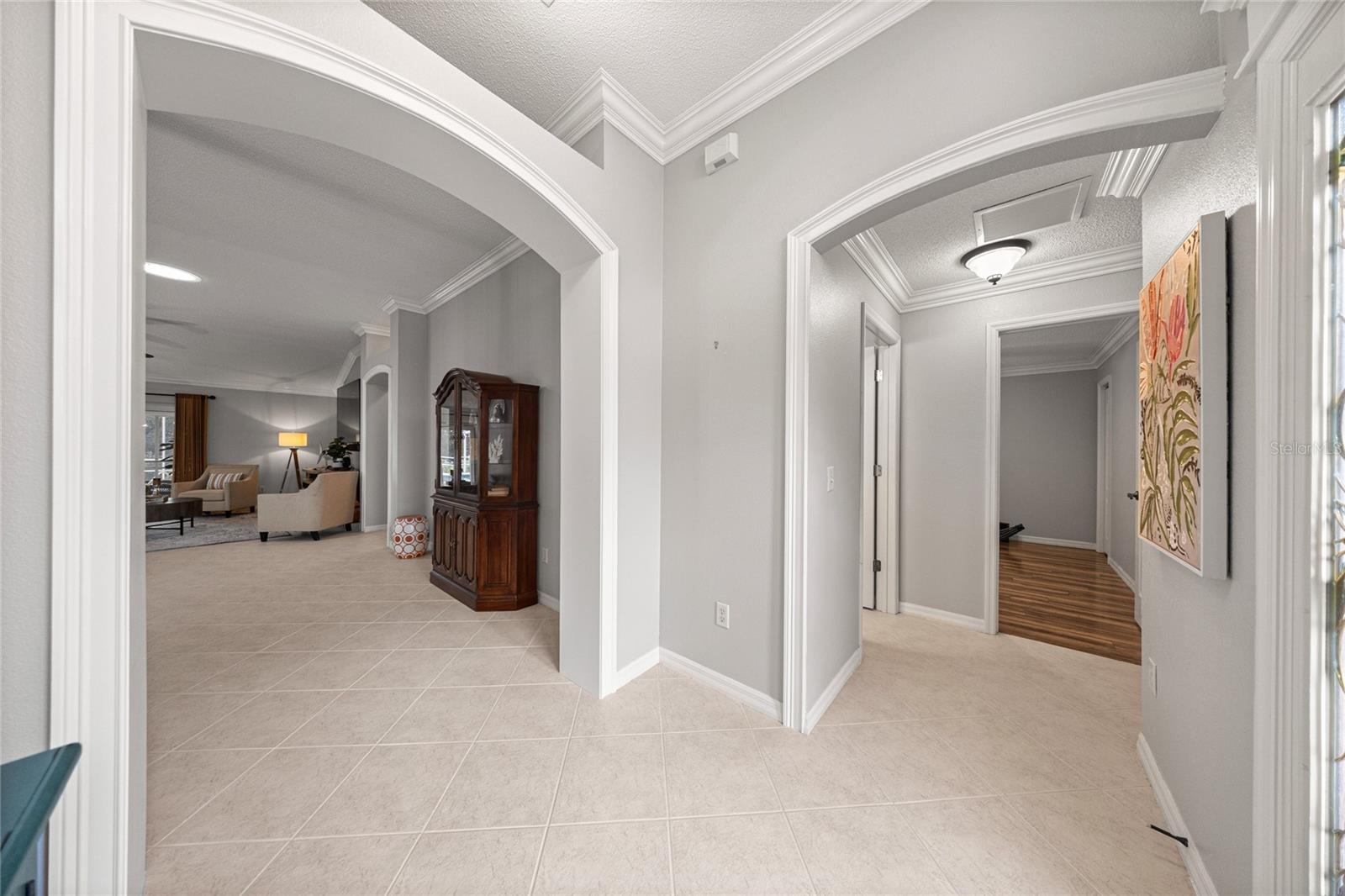 Listing photo id 3 for 1850 Kyrle Terrace