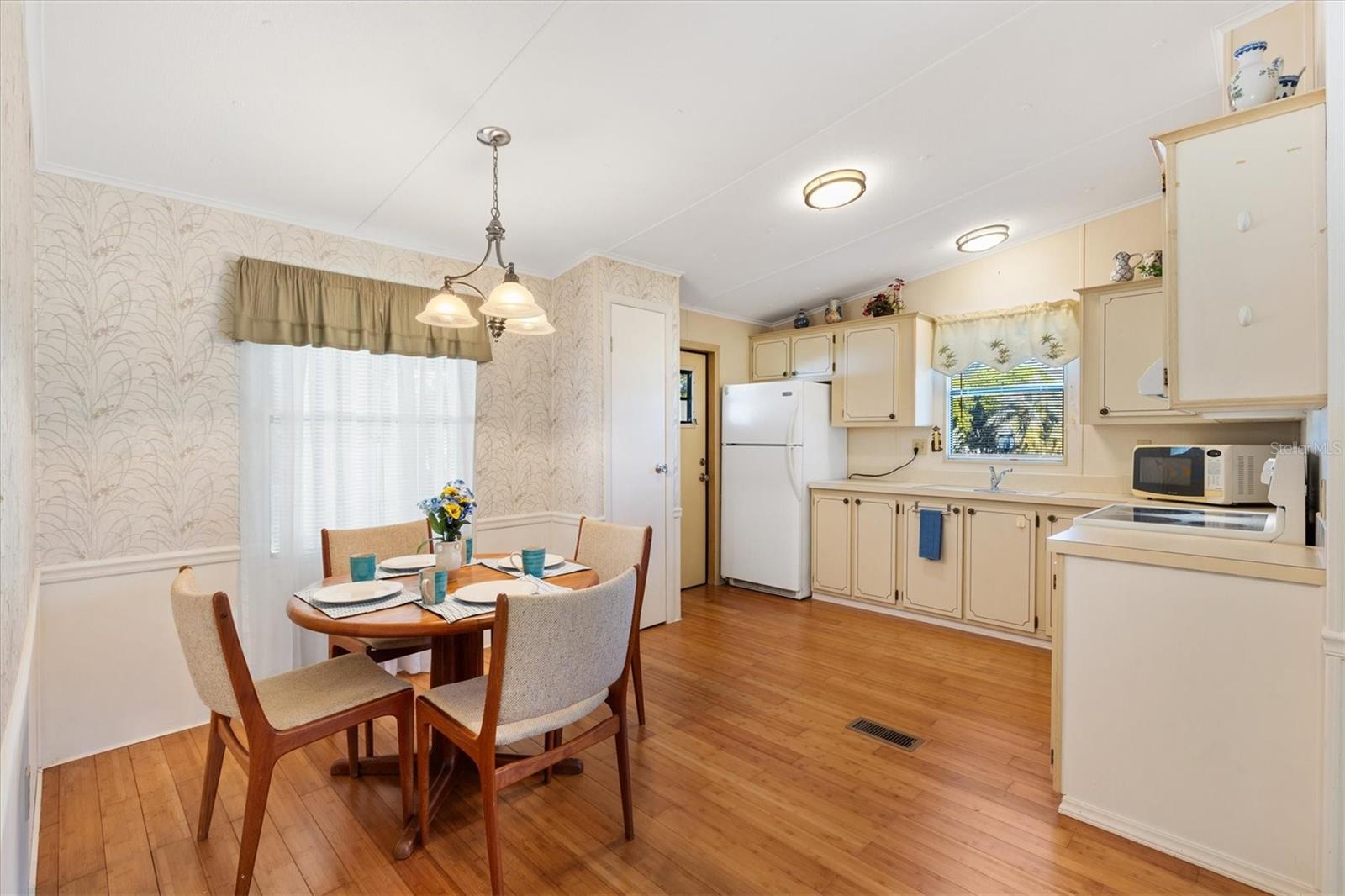 Image 5 of 35 For 610 Tarrson Boulevard