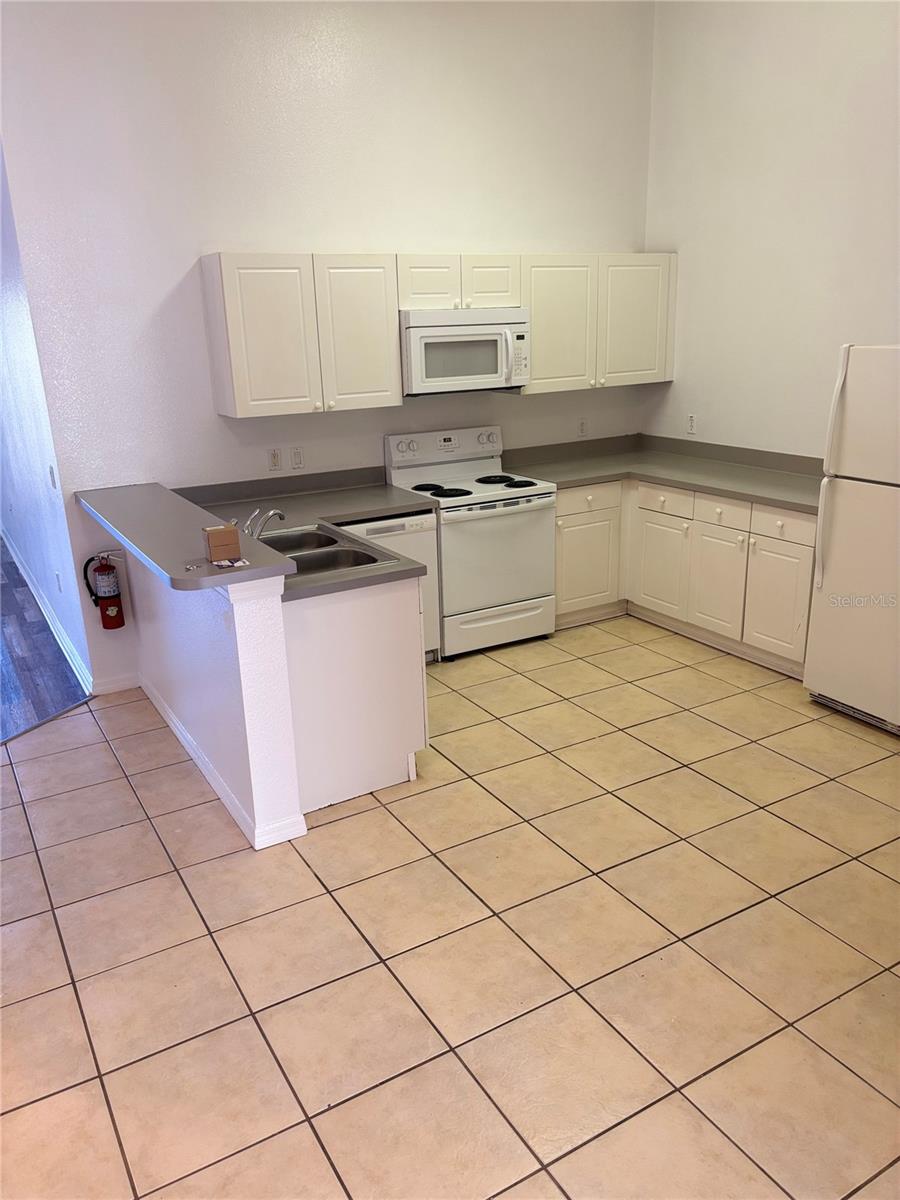 Image 2 of 12 For 2784 Club Cortile Circle B