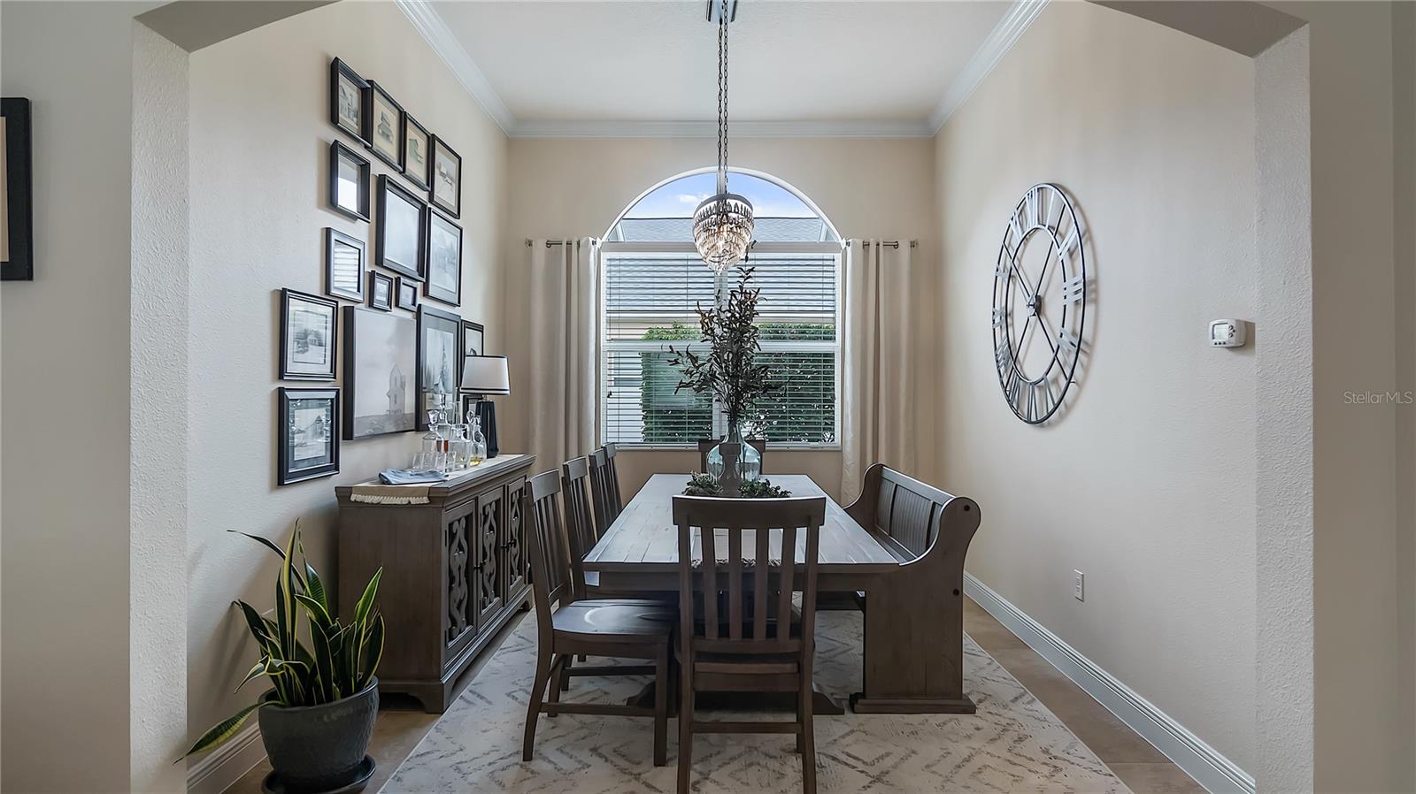 Image 14 of 47 For 16087 Shasta Street