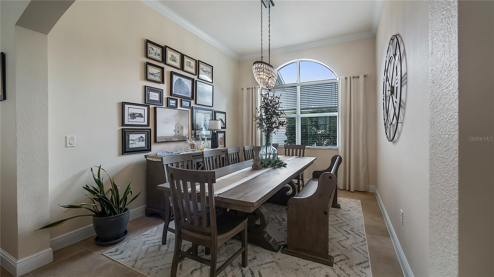 Image 15 of 47 For 16087 Shasta Street