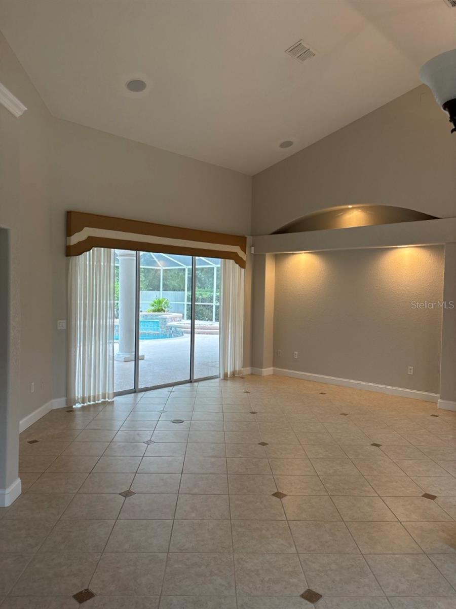 Image 27 of 99 For 2131 25th Street