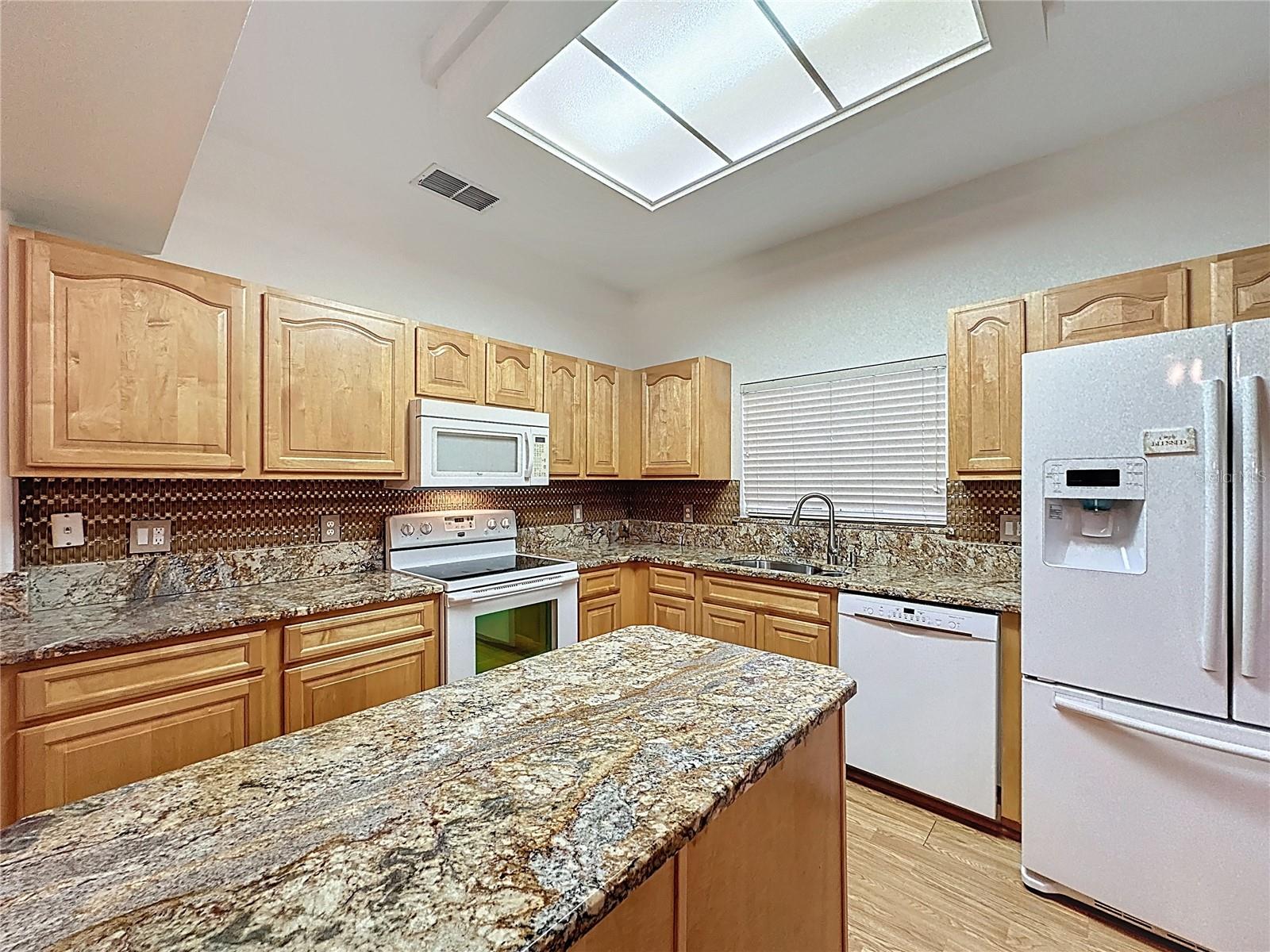 Image 10 of 66 For 4246 Newland Street