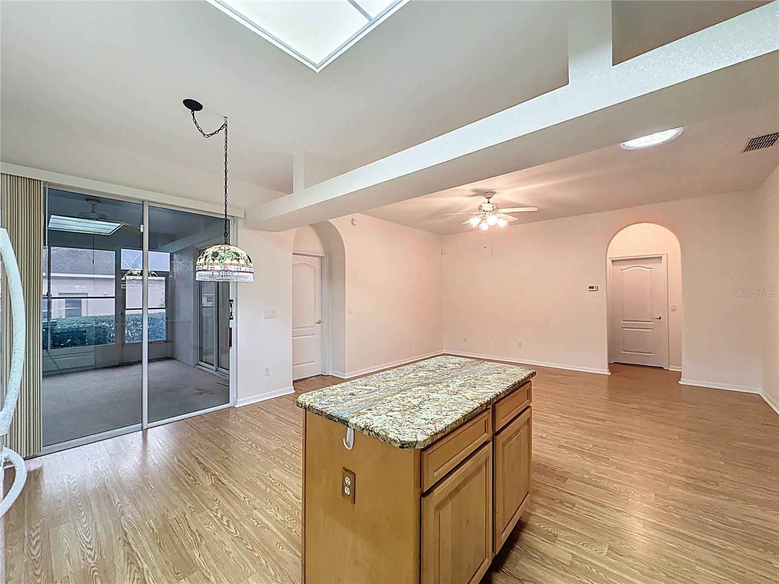 Image 11 of 66 For 4246 Newland Street