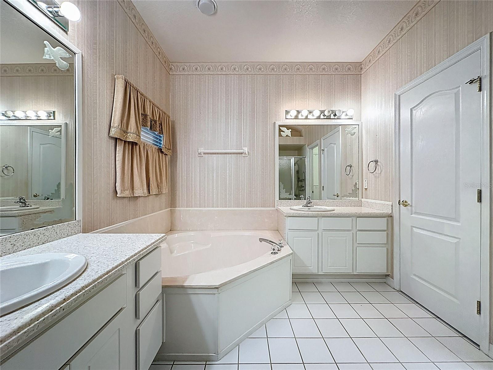 Image 18 of 66 For 4246 Newland Street