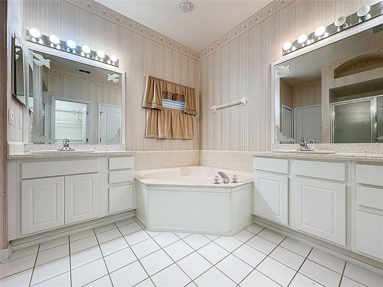 Image 19 of 66 For 4246 Newland Street