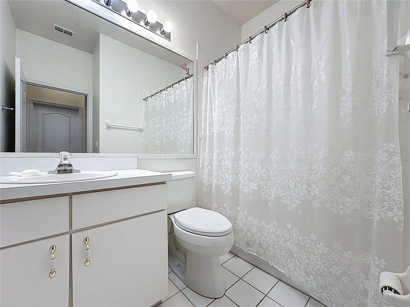 Image 26 of 66 For 4246 Newland Street