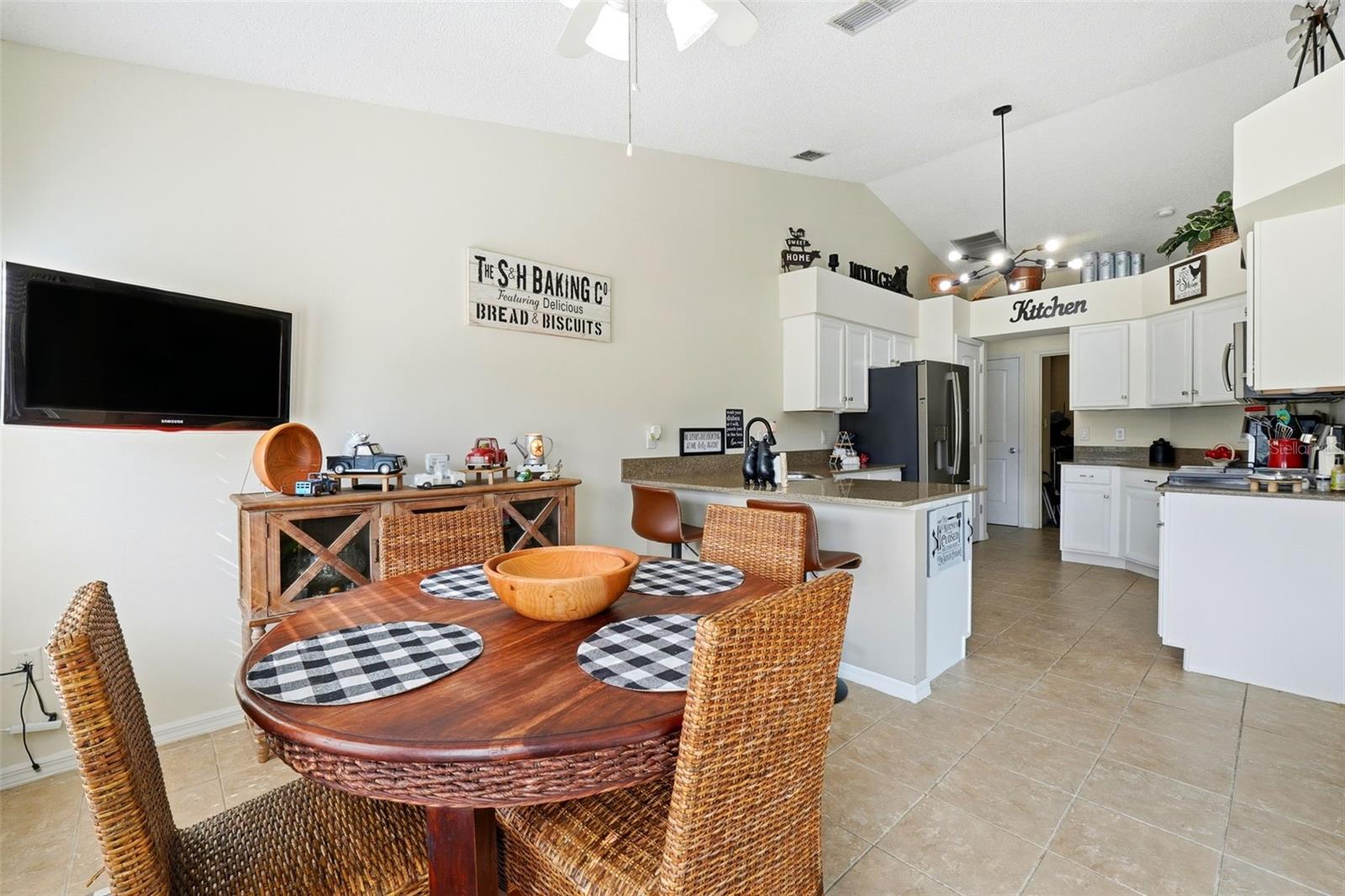 Image 14 of 40 For 26234 Glen Eagle Drive