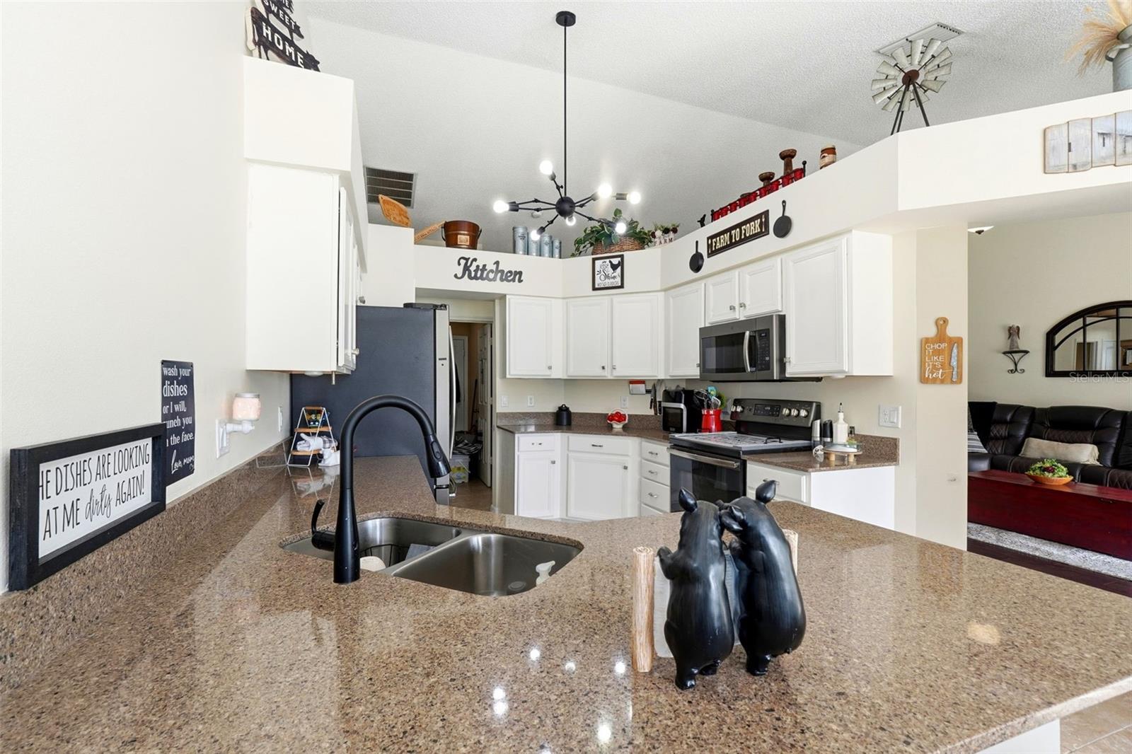 Image 18 of 40 For 26234 Glen Eagle Drive