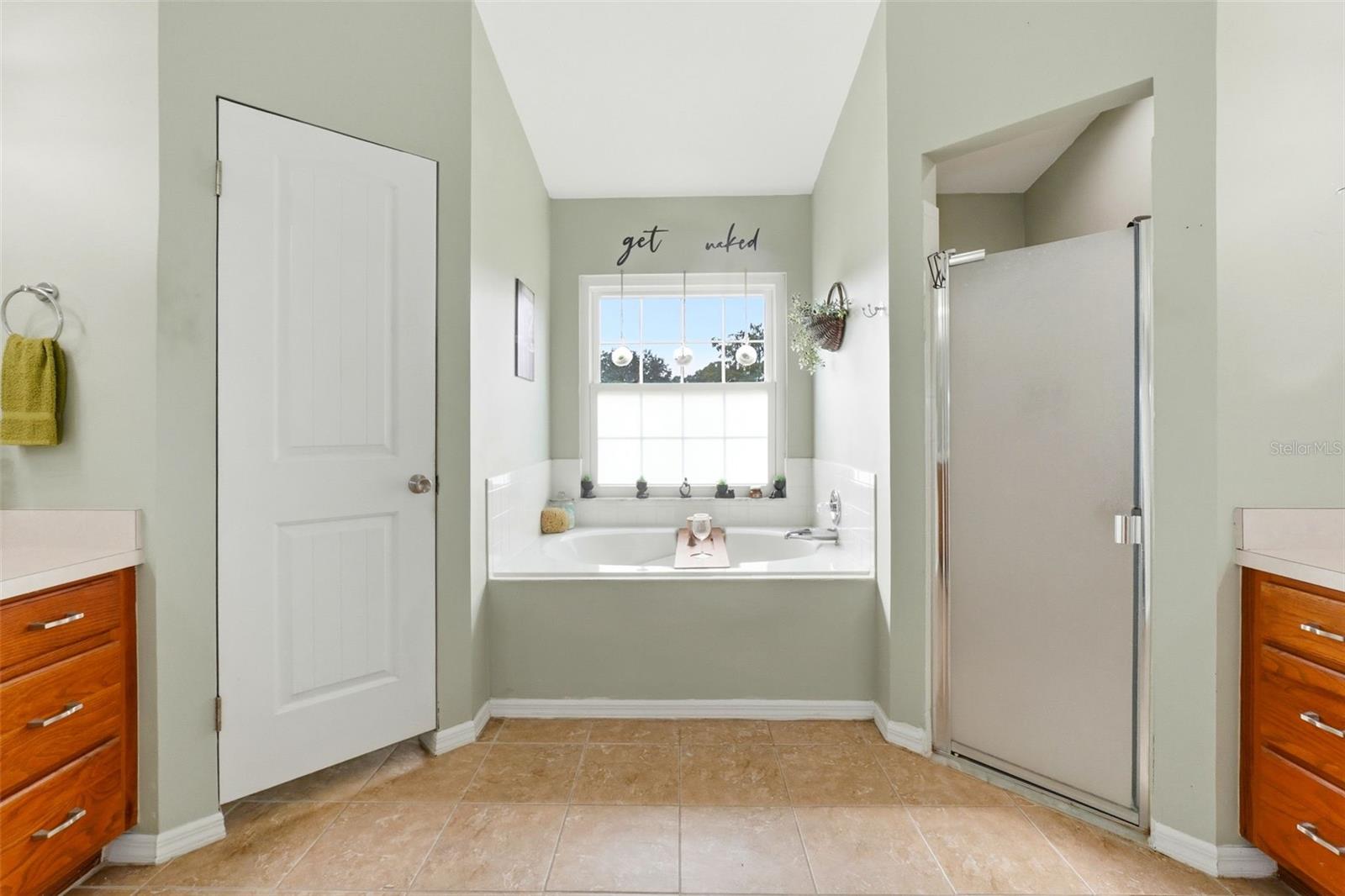 Image 22 of 40 For 26234 Glen Eagle Drive