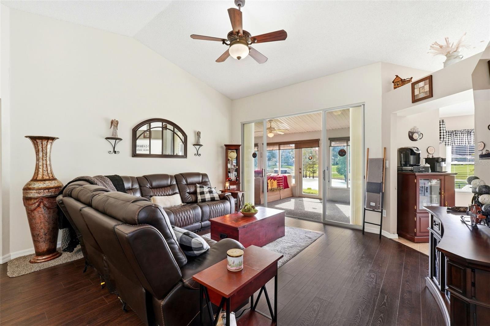 Image 9 of 40 For 26234 Glen Eagle Drive