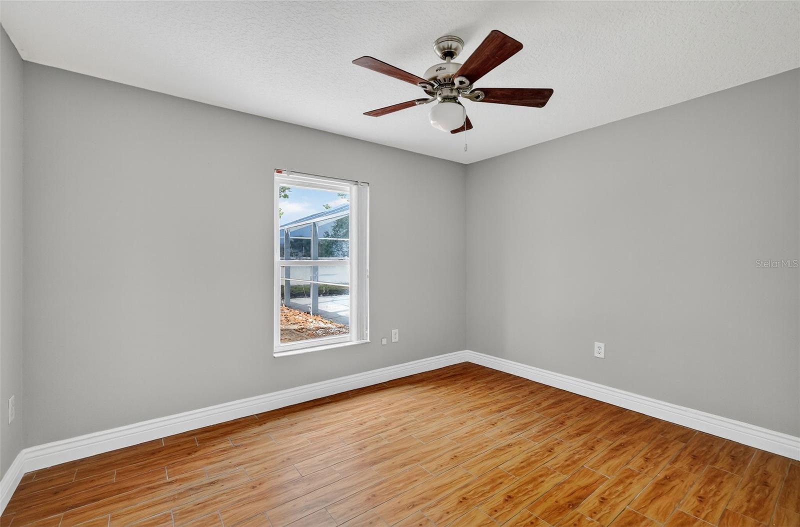 Image 17 of 27 For 36751 Sundance Drive