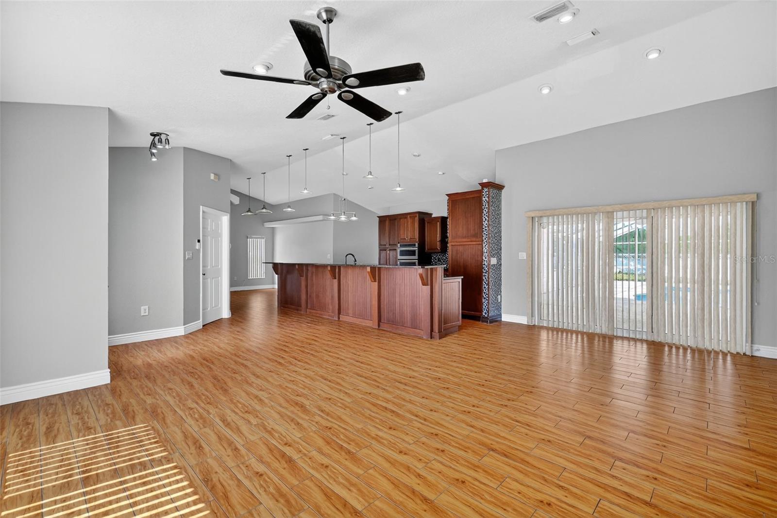 Image 4 of 27 For 36751 Sundance Drive