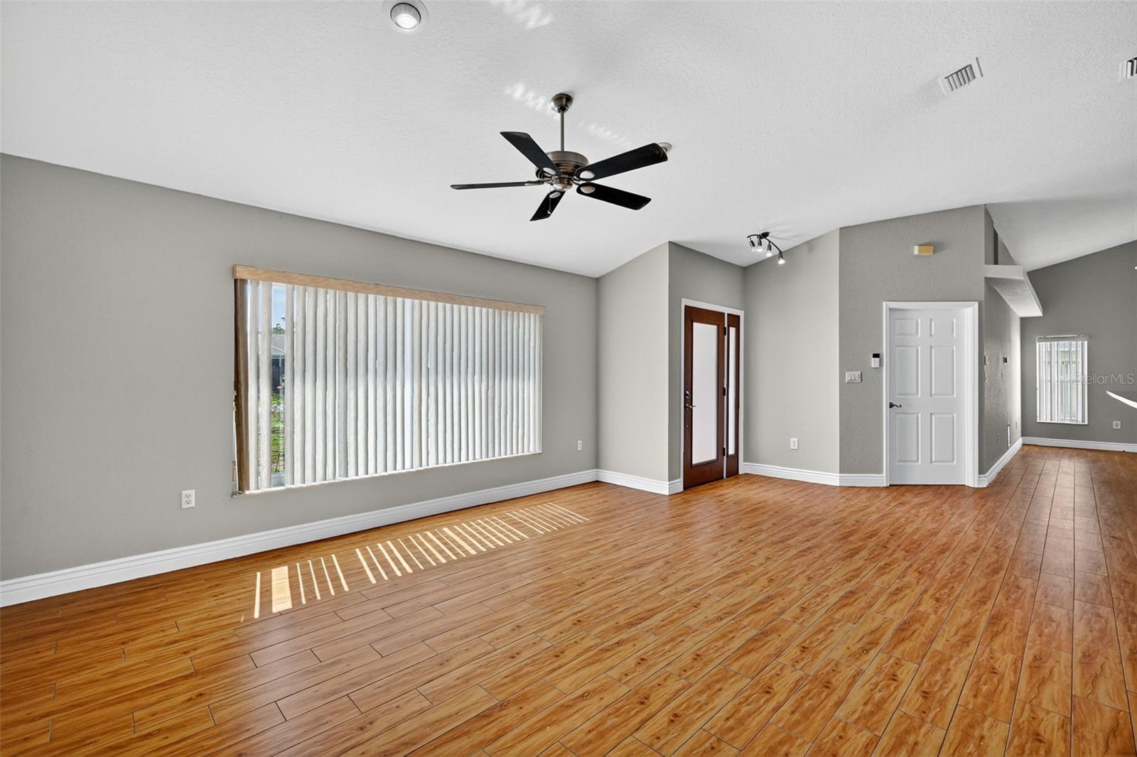 Image 5 of 27 For 36751 Sundance Drive