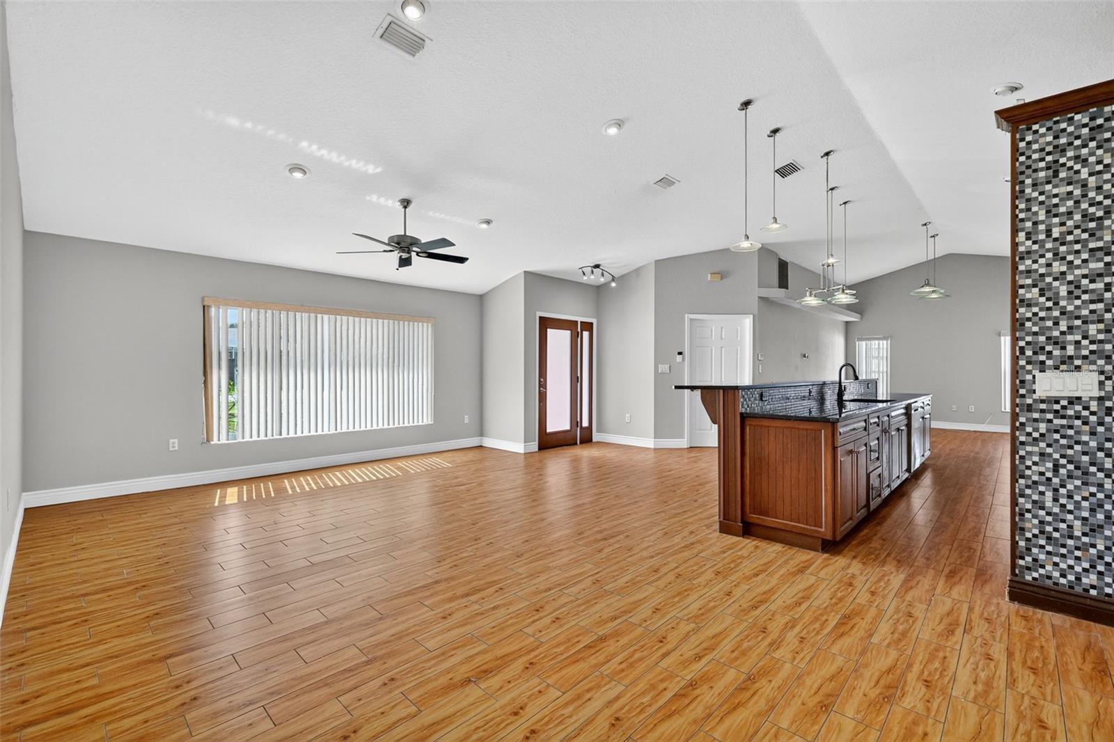 Image 6 of 27 For 36751 Sundance Drive