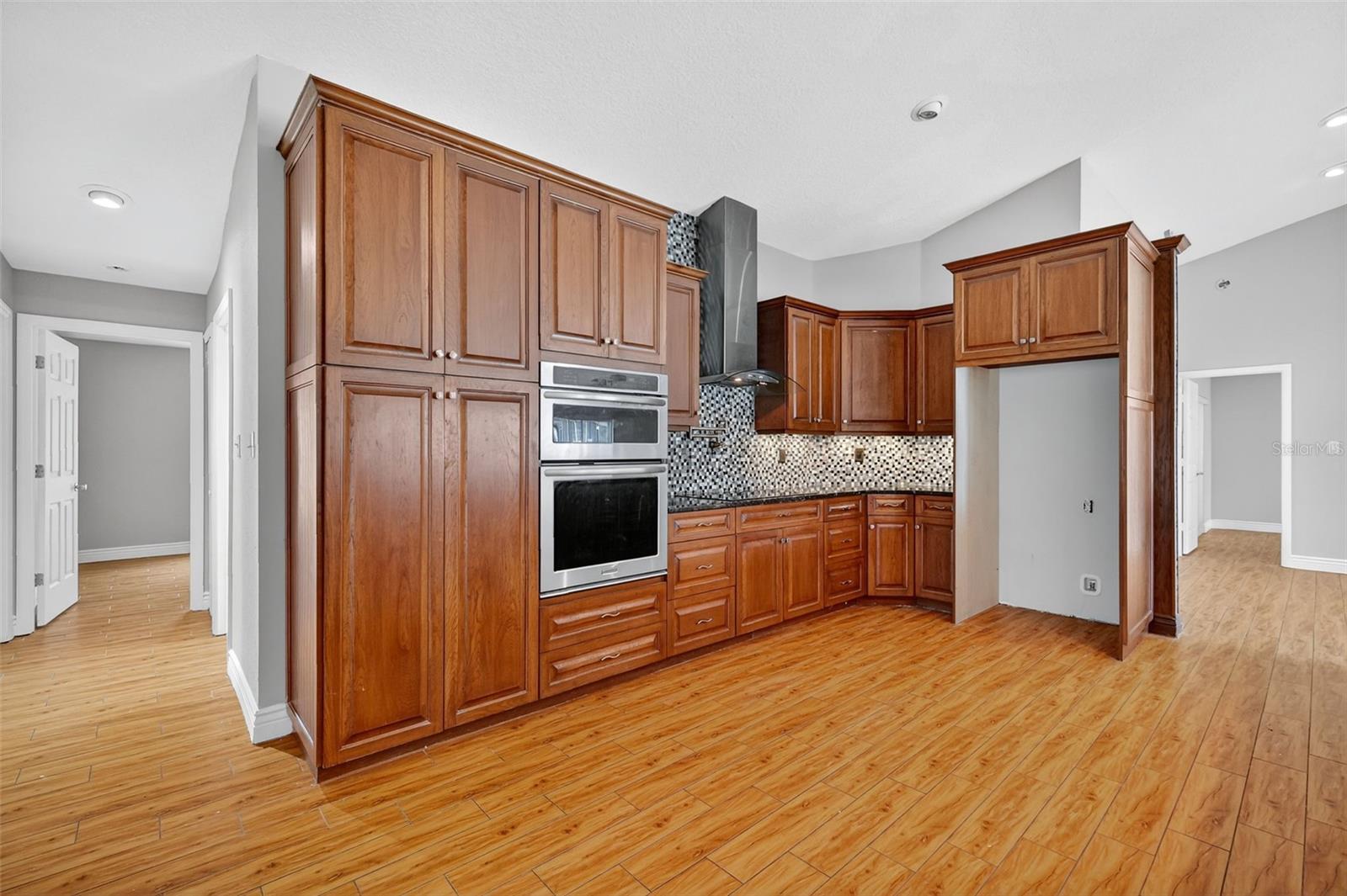 Image 9 of 27 For 36751 Sundance Drive