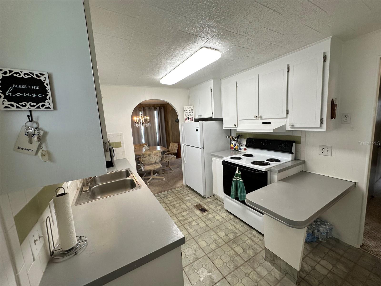 Image 12 of 35 For 28 Harbor Oaks Drive