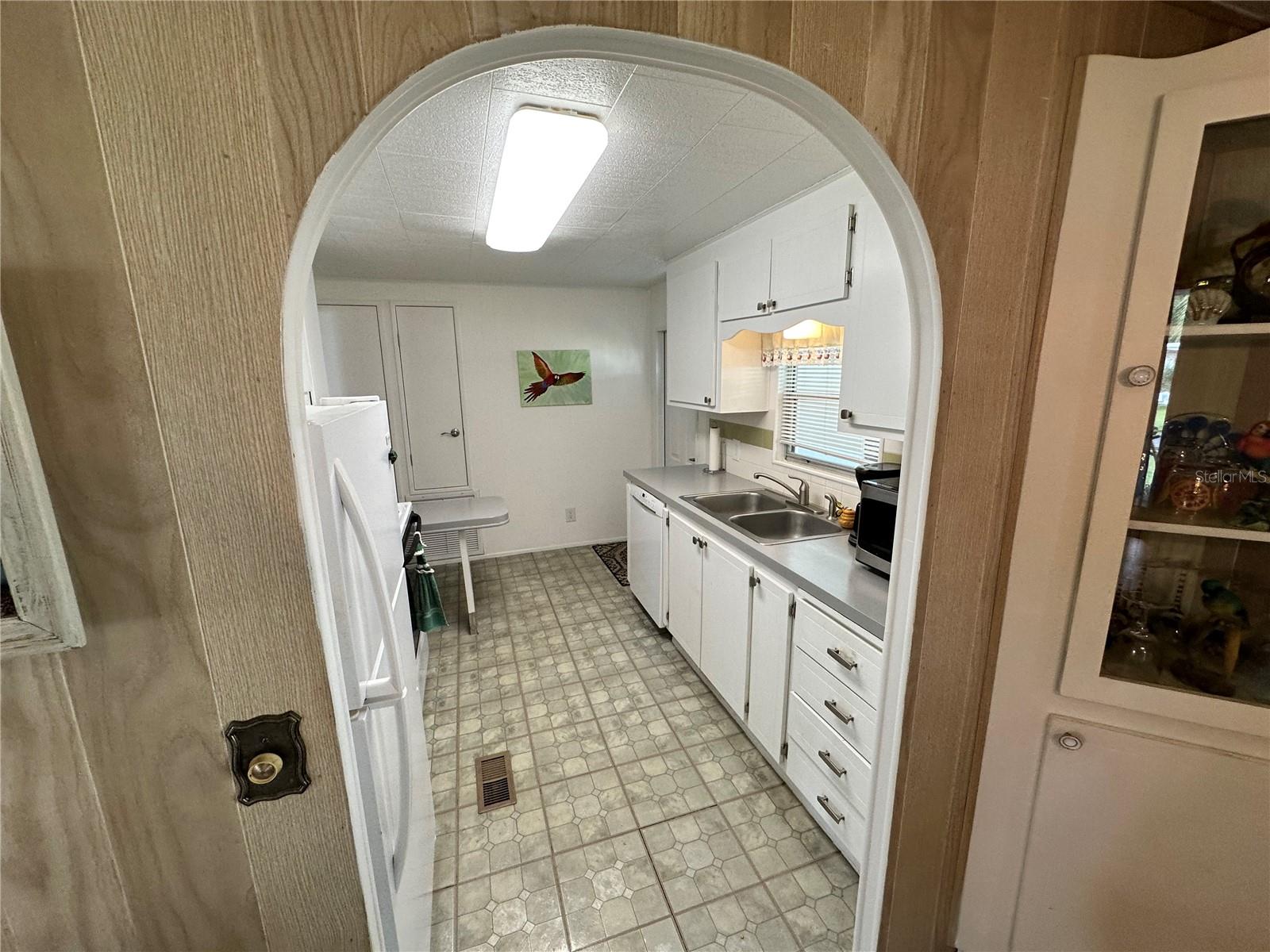 Image 13 of 35 For 28 Harbor Oaks Drive