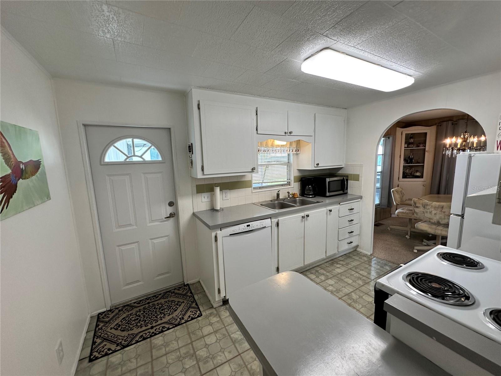 Image 14 of 35 For 28 Harbor Oaks Drive