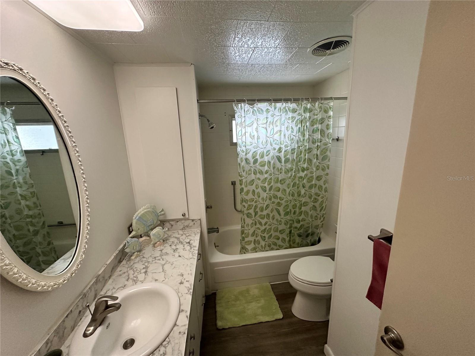 Image 24 of 35 For 28 Harbor Oaks Drive