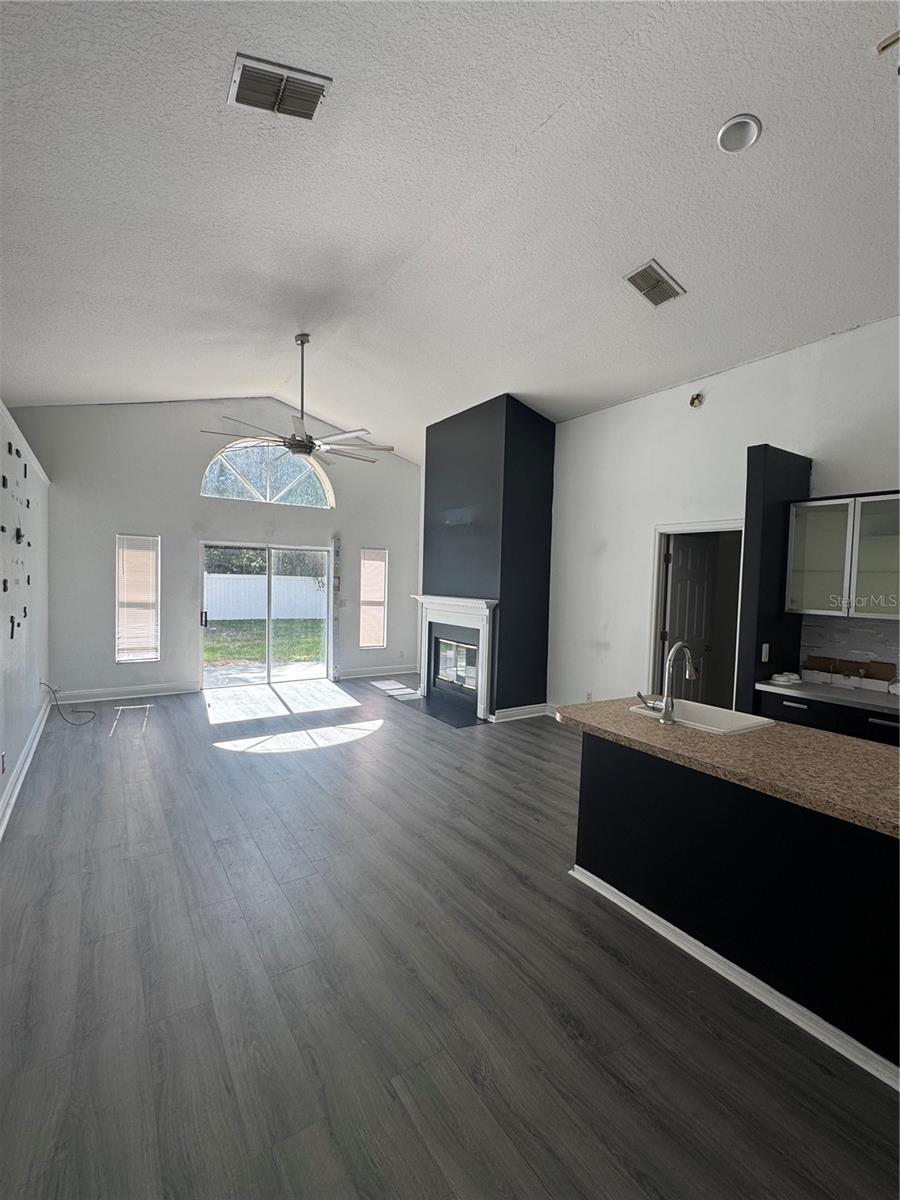 Image 4 of 24 For 11748 Constance Way