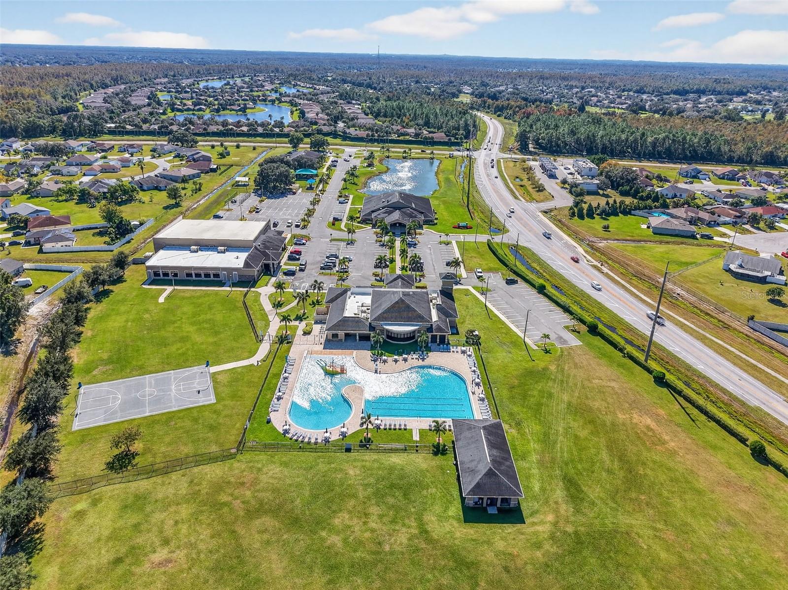 Image 11 of 15 For 955 Cambridge Court