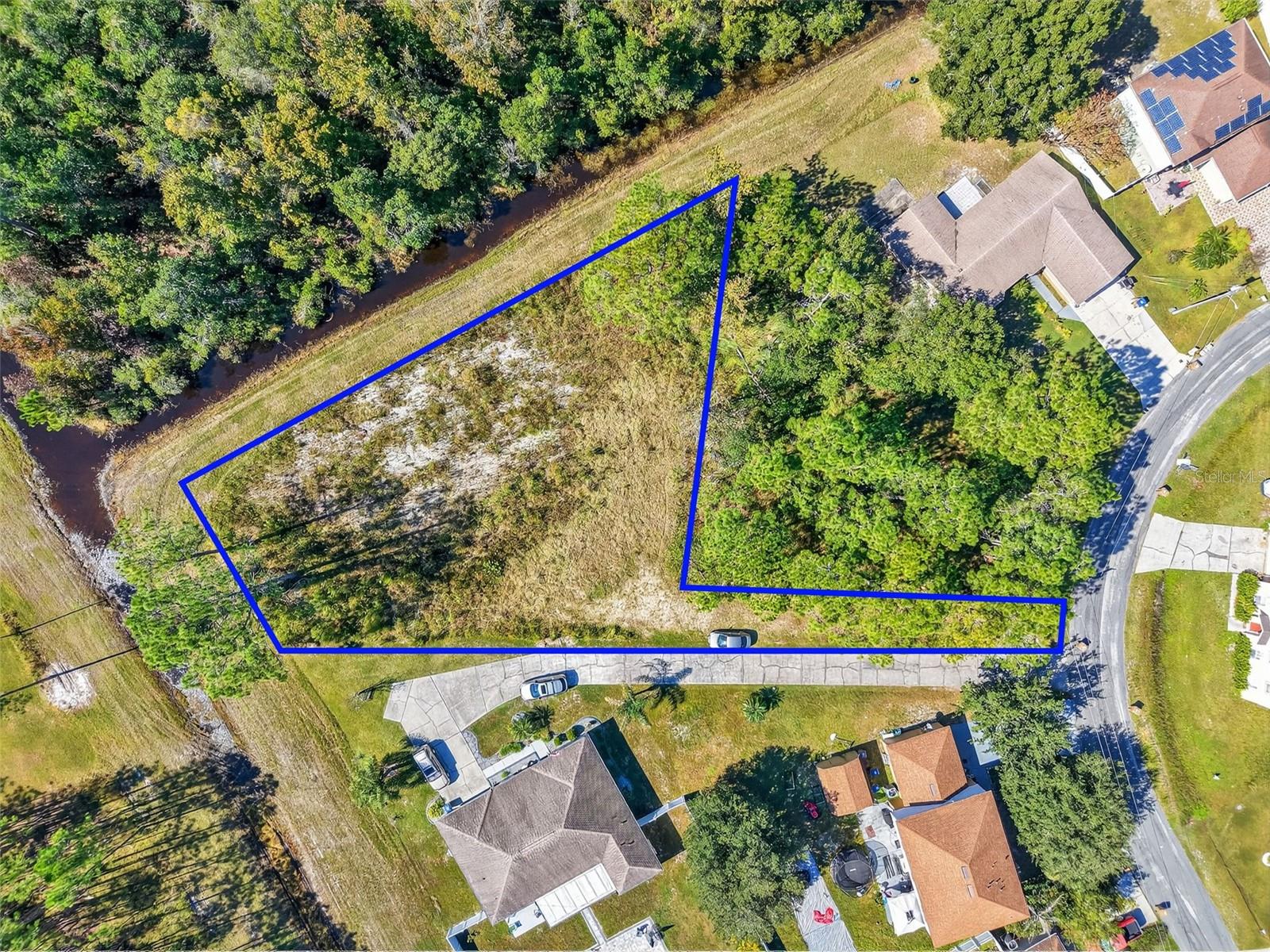 Image 8 of 15 For 955 Cambridge Court