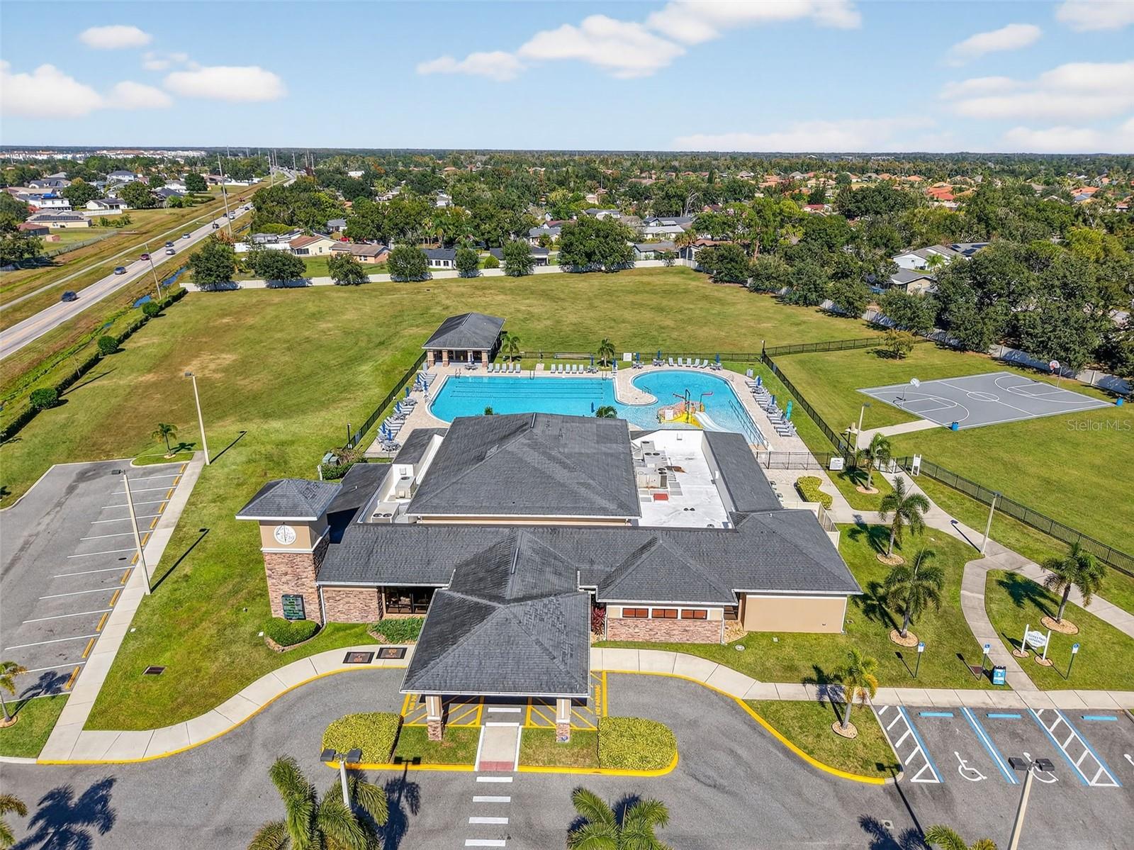 Image 9 of 15 For 955 Cambridge Court